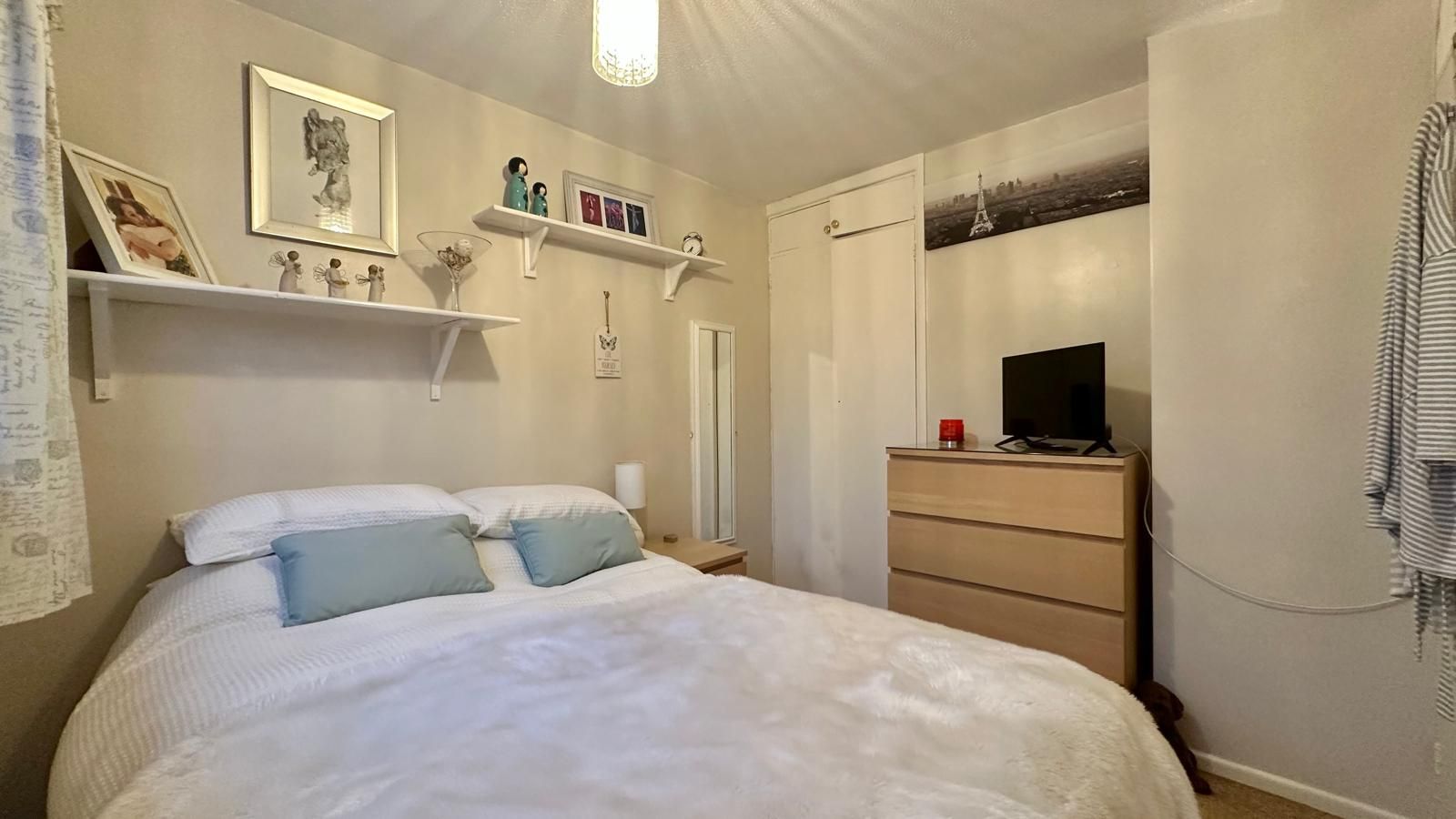 4 bedroom end terraced house For Sale in Coventry - Photograph 20.