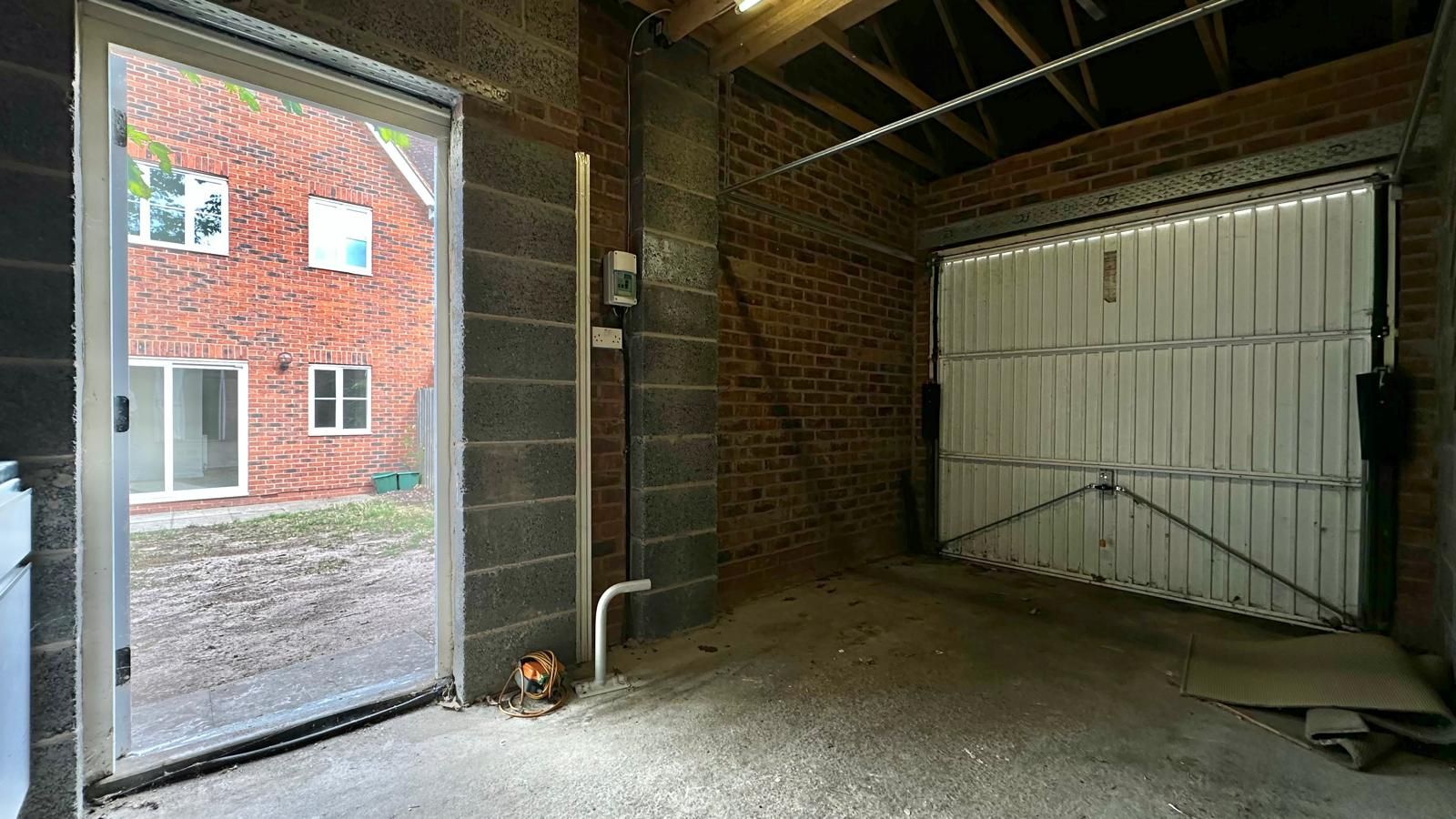 3 bedroom end terraced house For Sale in Coventry - Photograph 6.