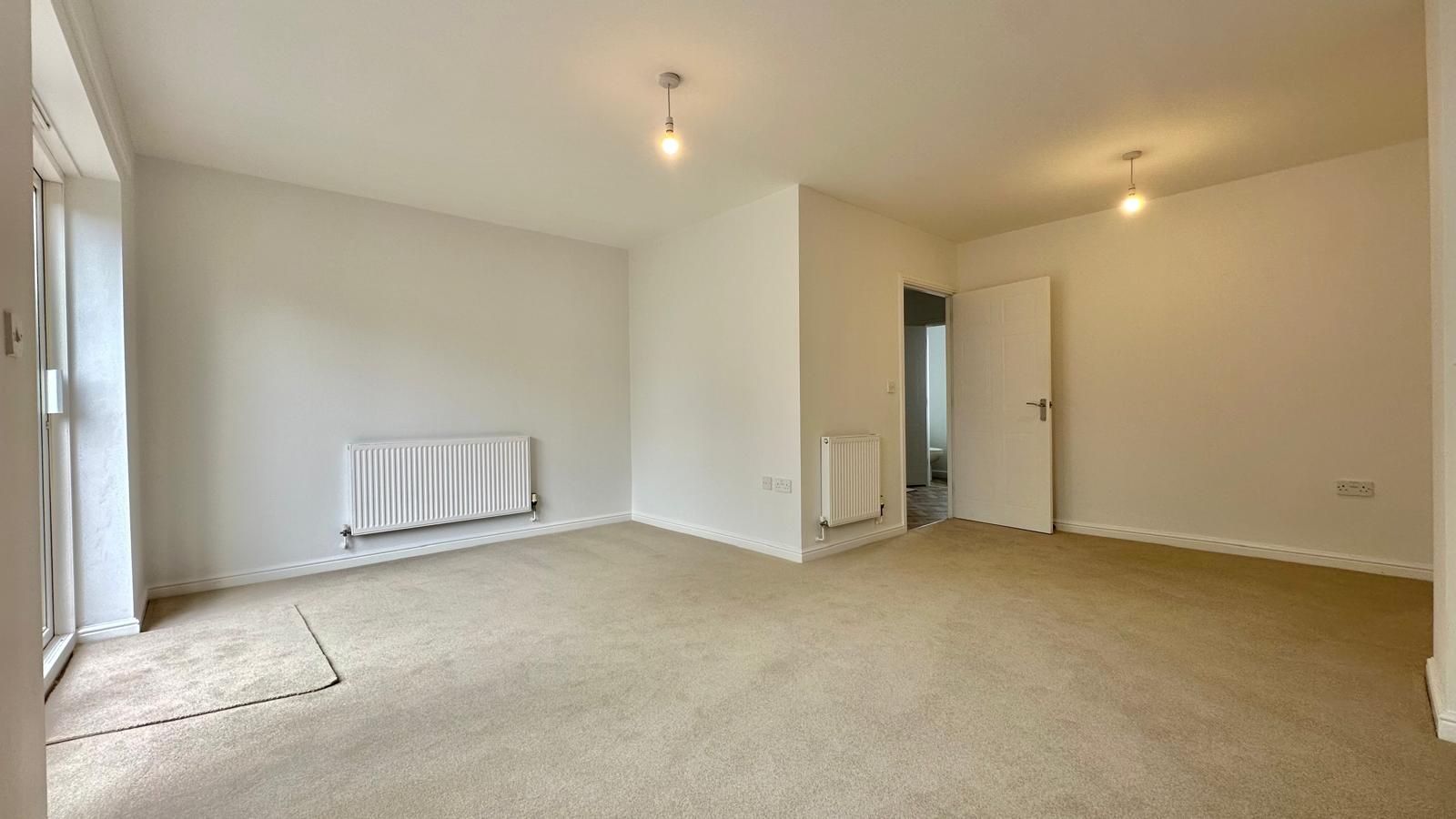 3 bedroom end terraced house For Sale in Coventry - Photograph 2.