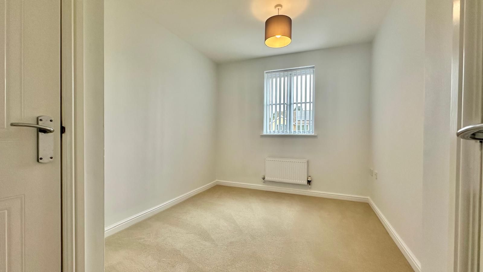 3 bedroom end terraced house For Sale in Coventry - Photograph 5.