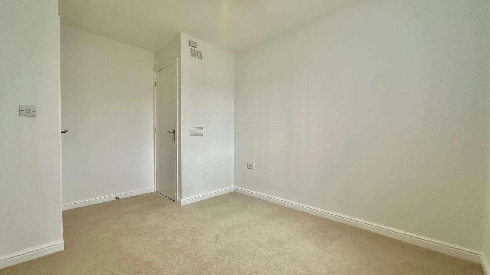 3 bedroom end terraced house For Sale in Coventry - Photograph 14.