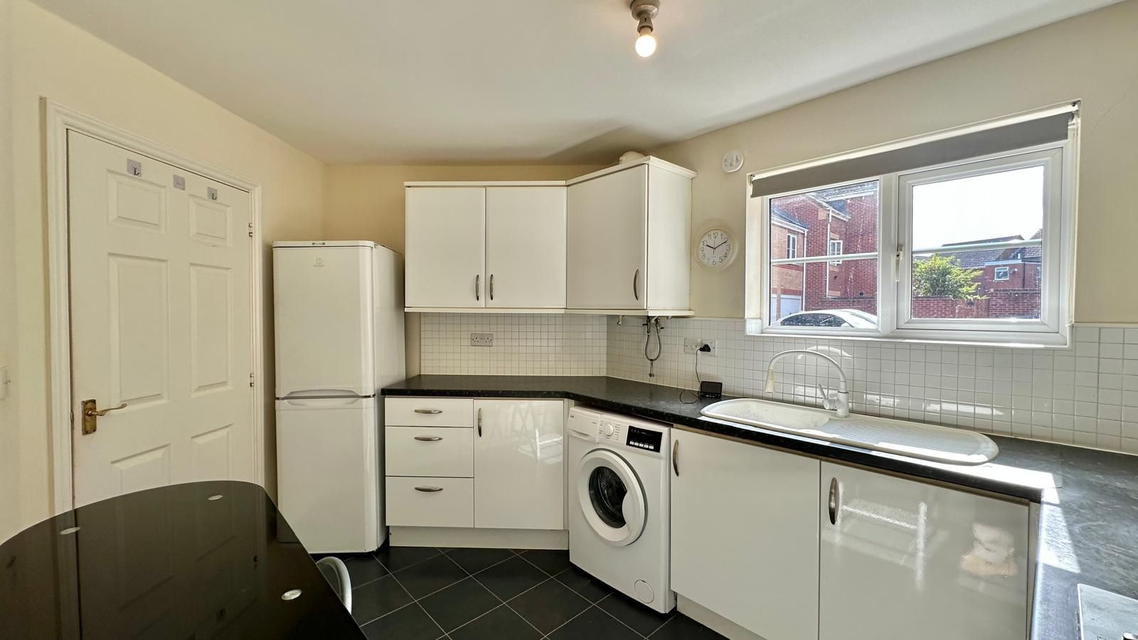 2 bedroom apartment flat/apartment For Sale in Coventry - Photograph 5.