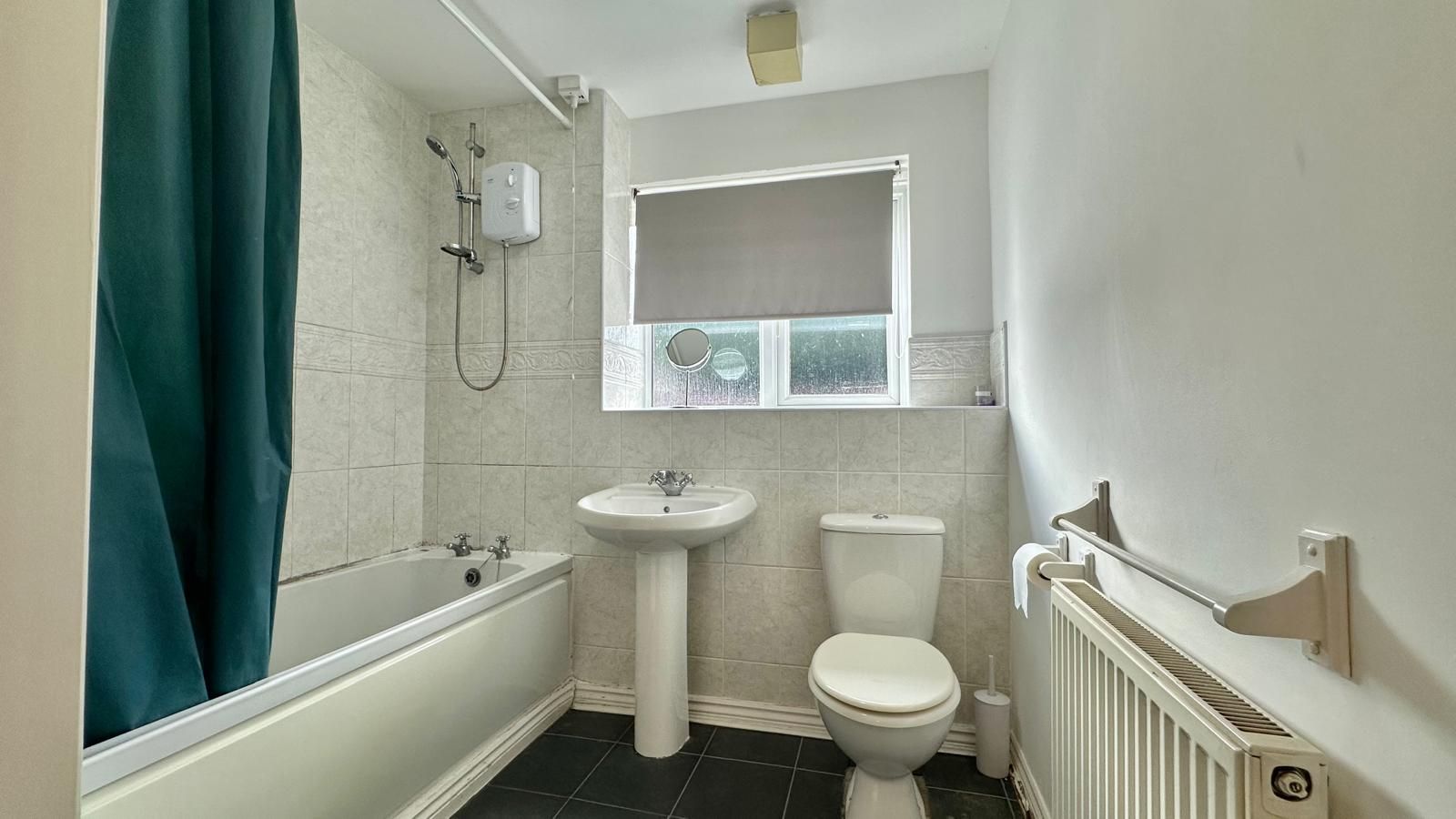 2 bedroom apartment flat/apartment For Sale in Coventry - Photograph 11.