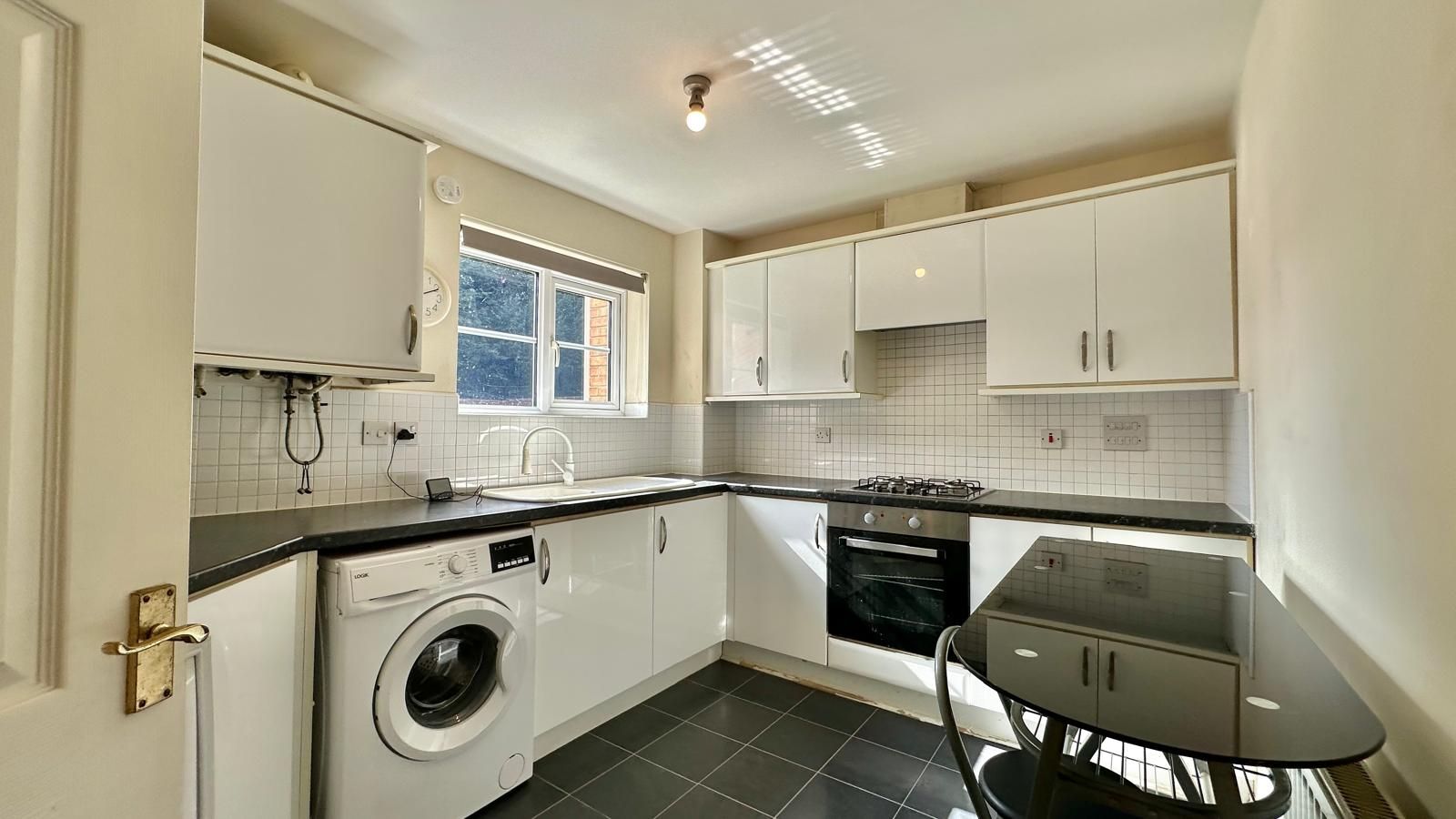 2 bedroom apartment flat/apartment For Sale in Coventry - Photograph 2.