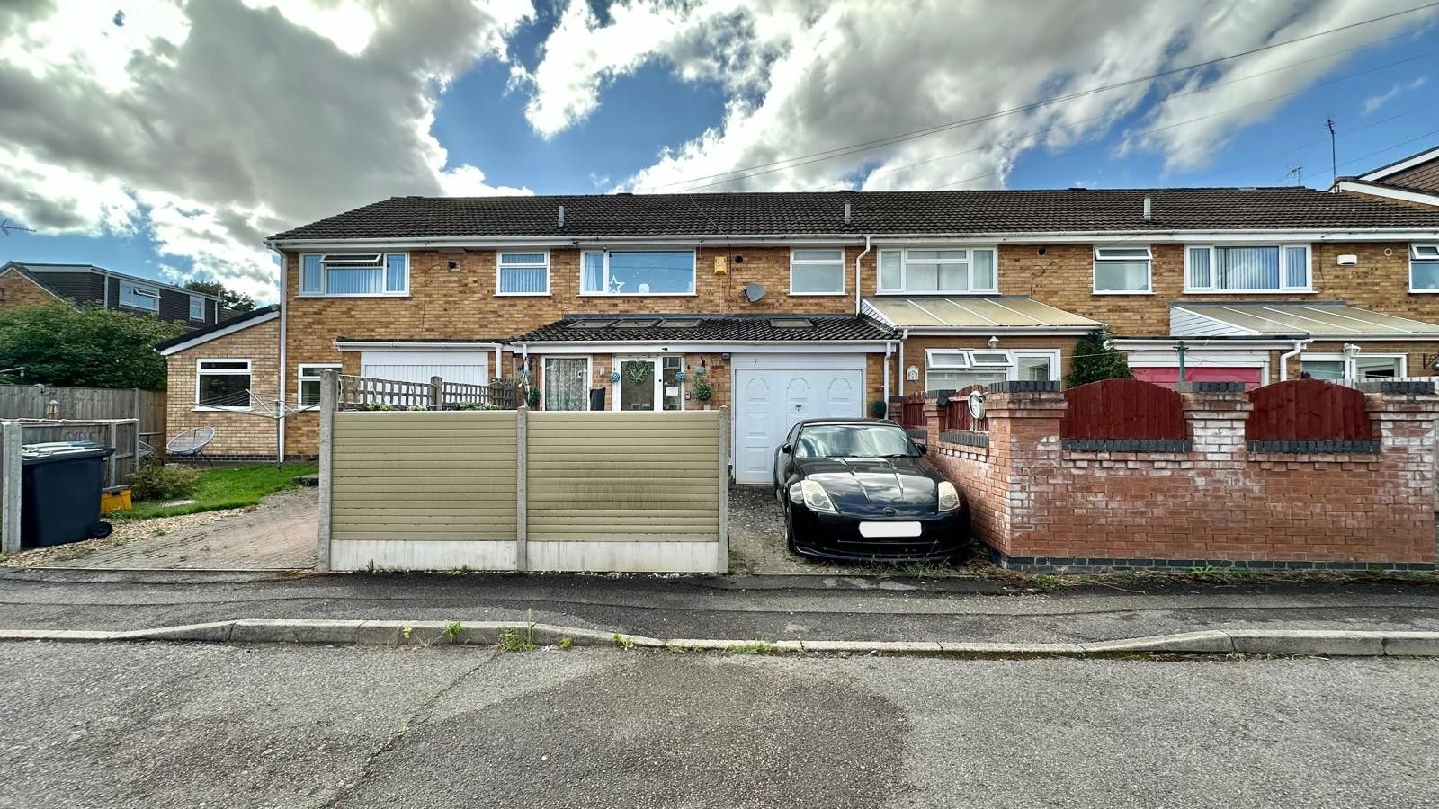 3 bedroom mid terraced house For Sale in Coventry - Photograph 5.