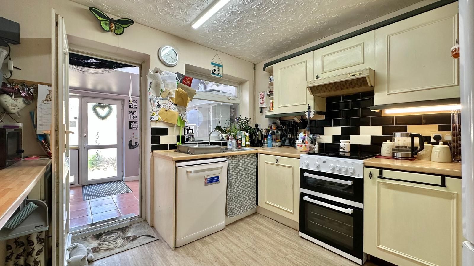 3 bedroom mid terraced house For Sale in Coventry - Photograph 8.
