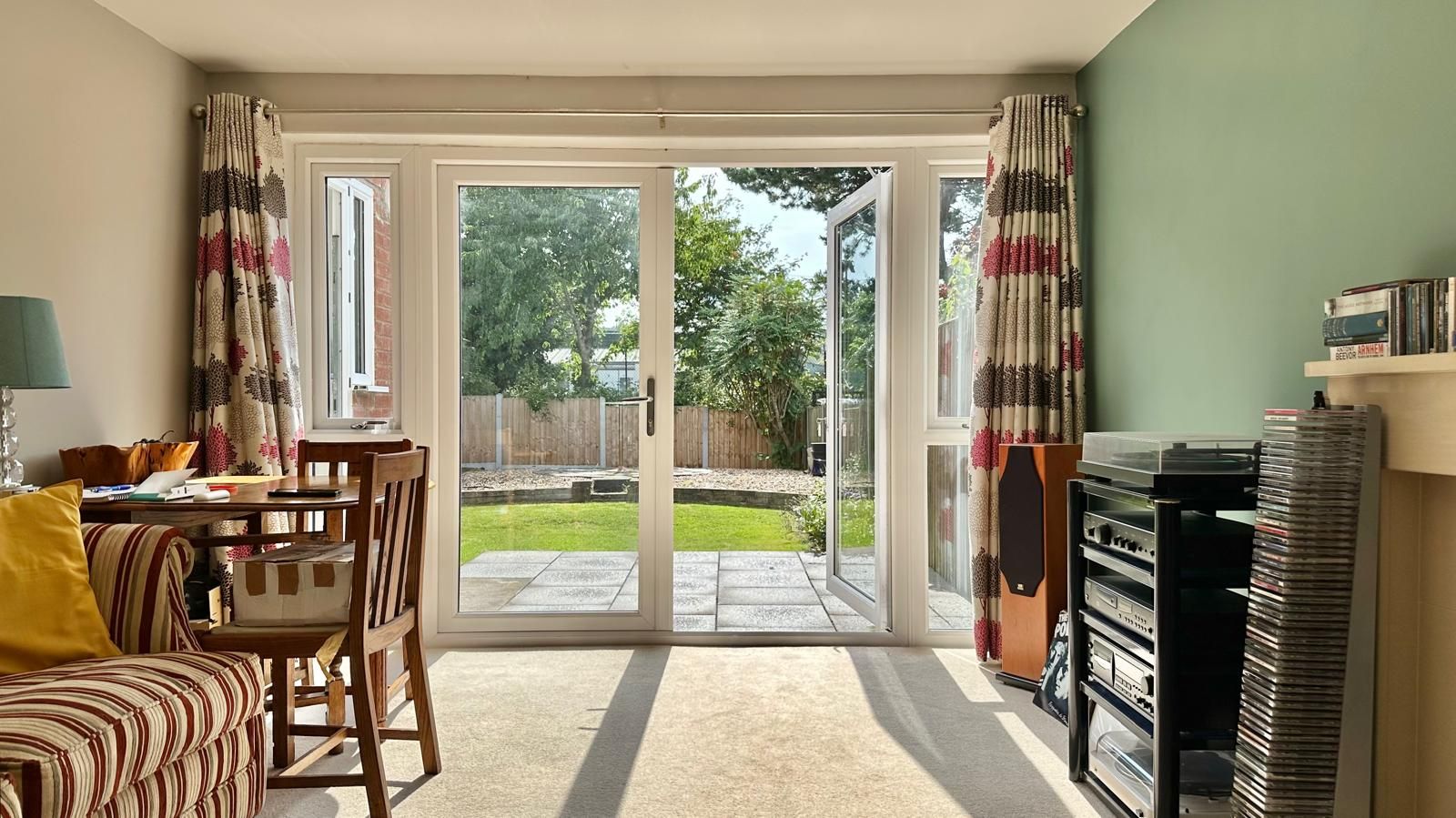 2 bedroom semi-detached bungalow For Sale in Coventry - Photograph 7.