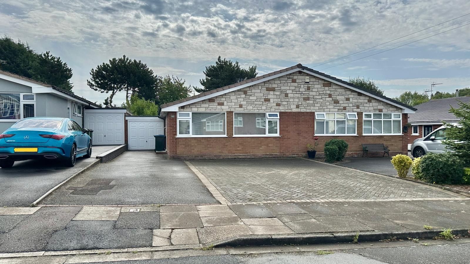2 bedroom semi-detached bungalow For Sale in Coventry - Photograph 2.