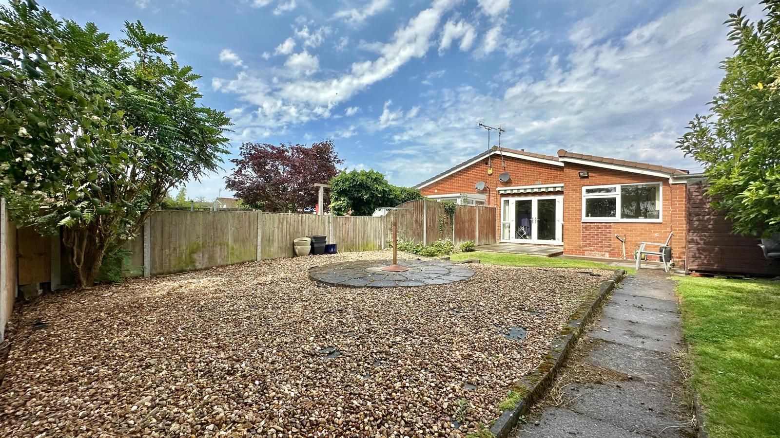 2 bedroom semi-detached bungalow For Sale in Coventry - Photograph 14.