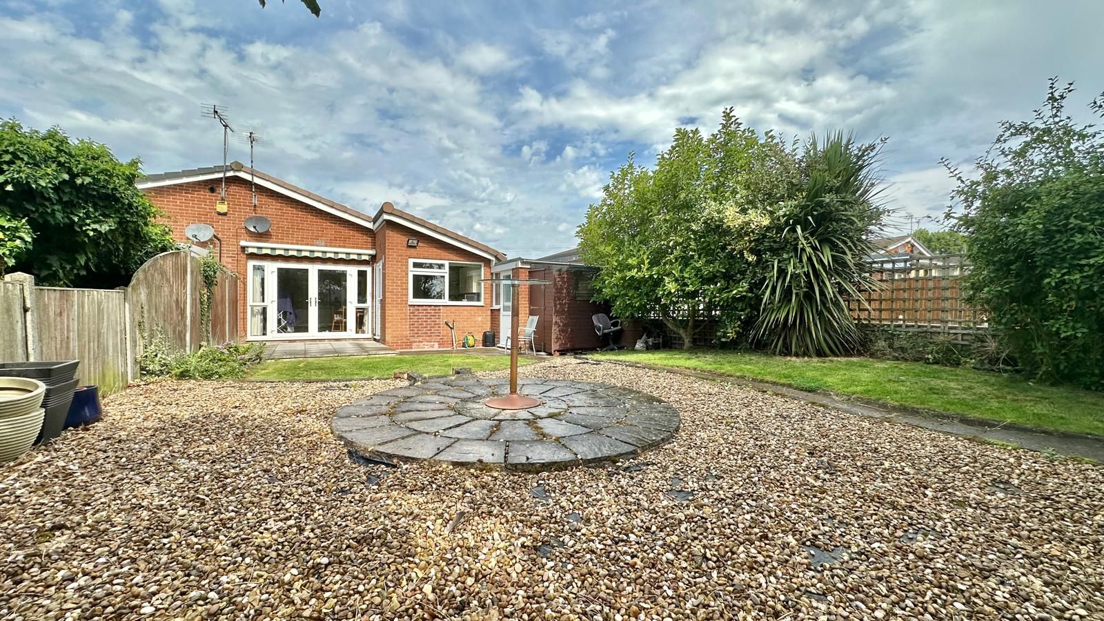 2 bedroom semi-detached bungalow For Sale in Coventry - Photograph 15.