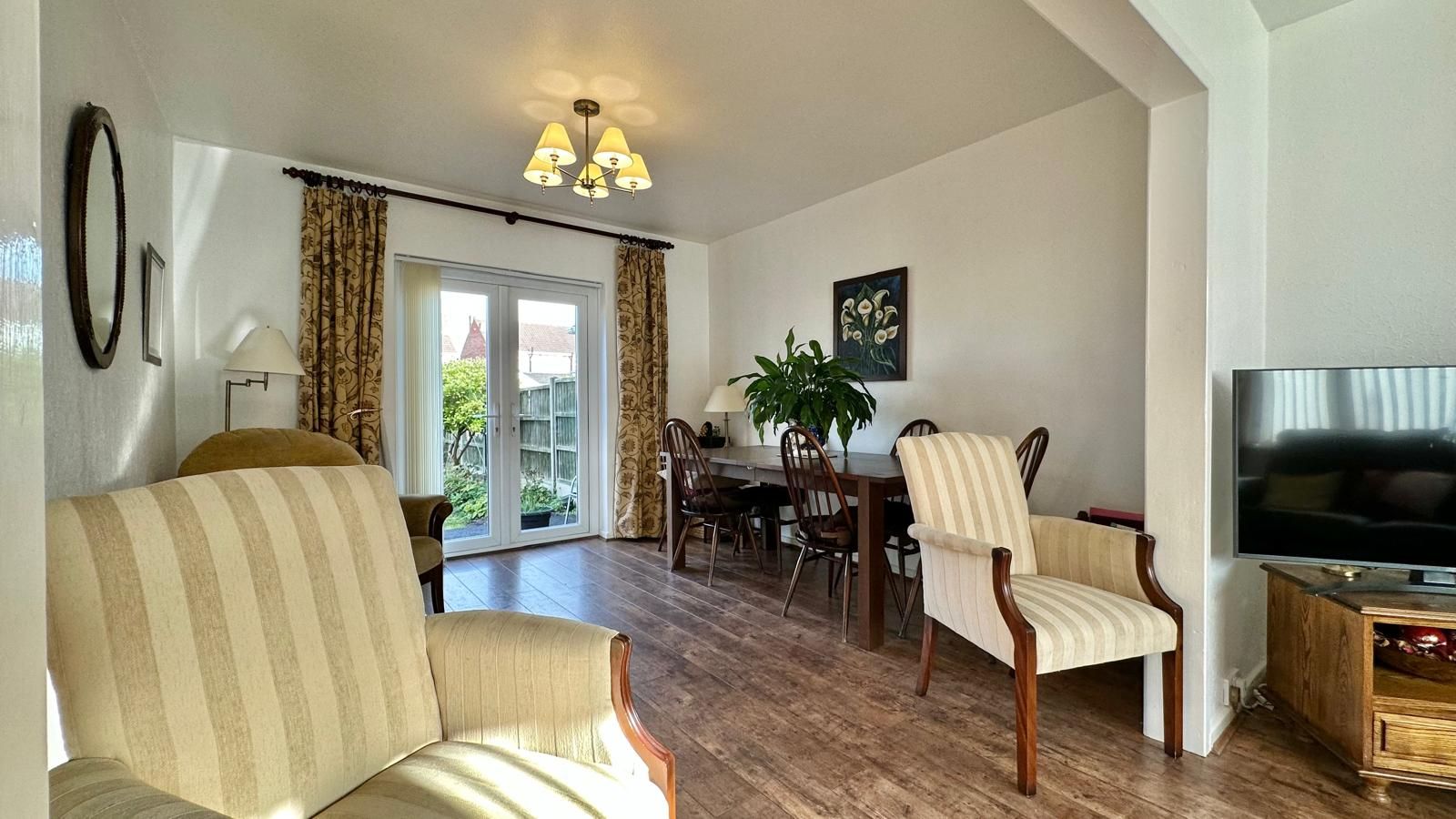 3 bedroom semi-detached house For Sale in Coventry - Photograph 7.
