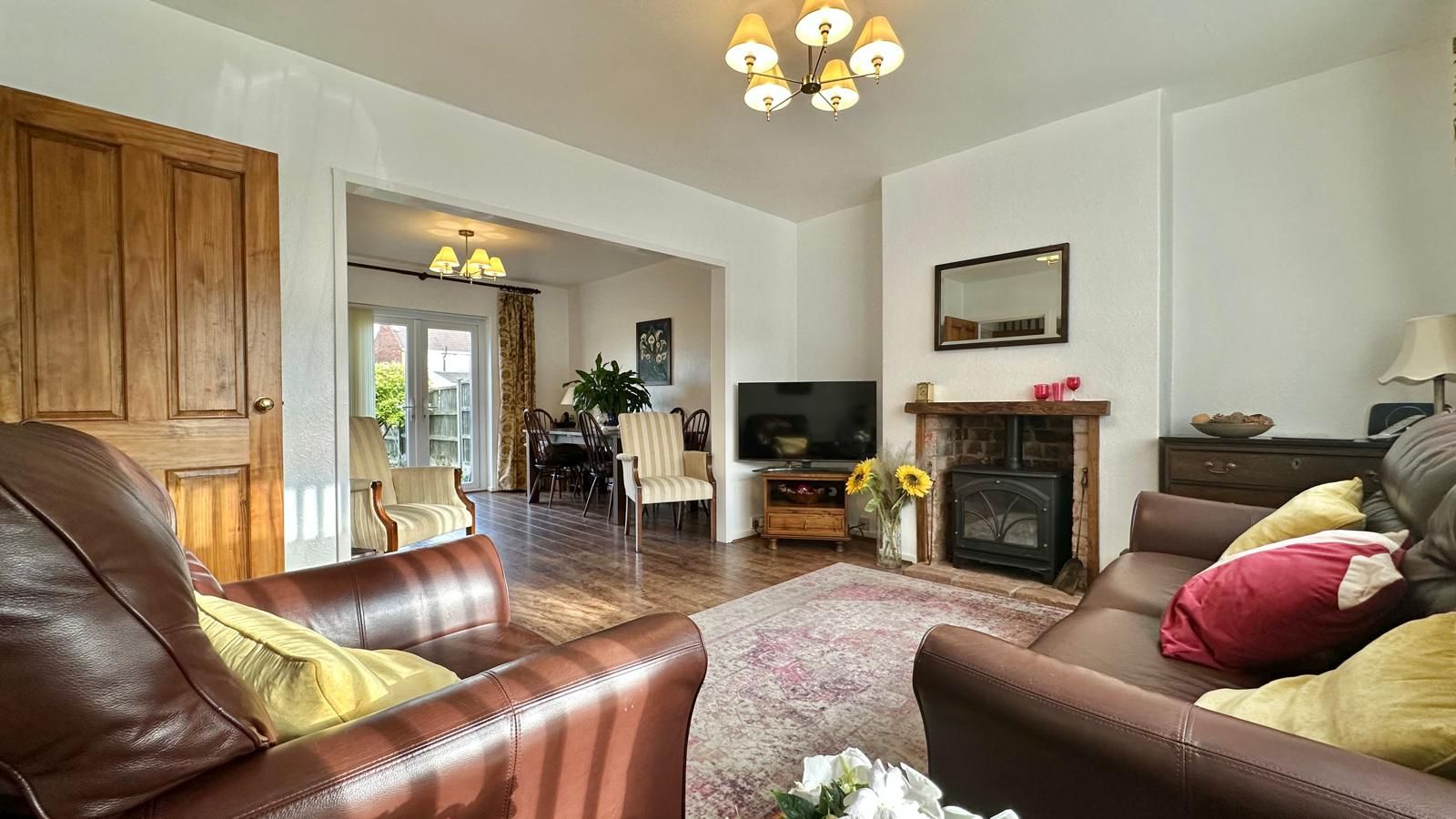 3 bedroom semi-detached house For Sale in Coventry - Photograph 3.