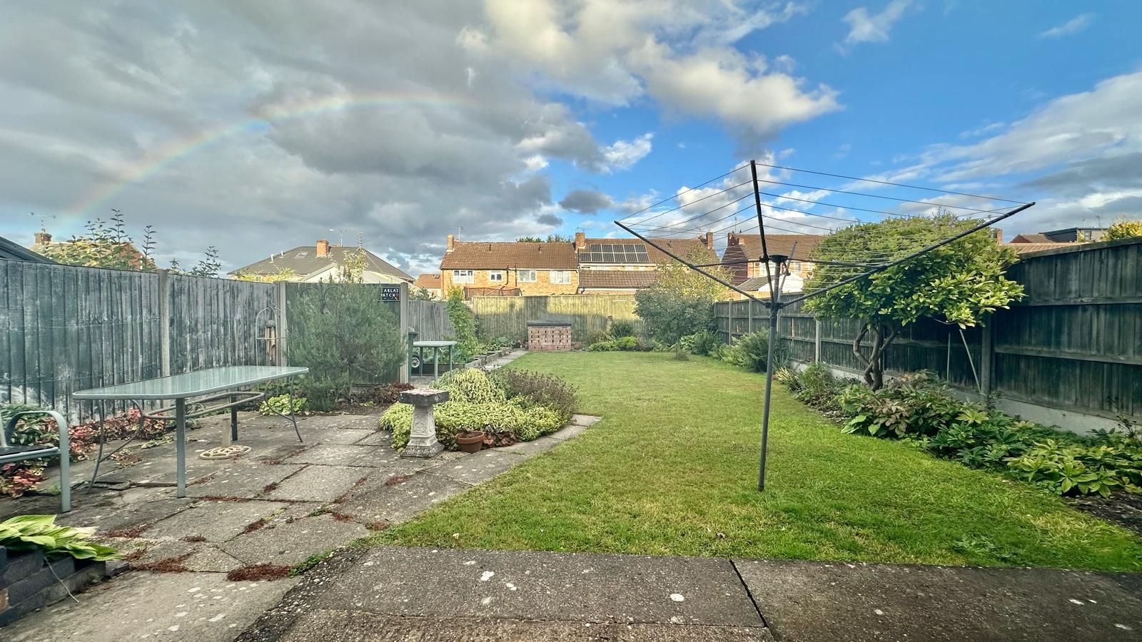 3 bedroom semi-detached house For Sale in Coventry - Photograph 25.