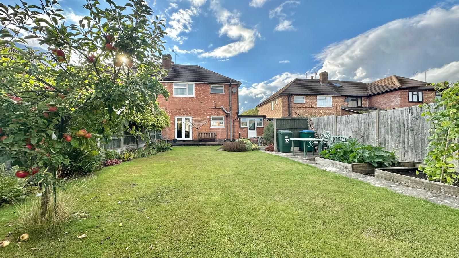 3 bedroom semi-detached house For Sale in Coventry - Photograph 21.