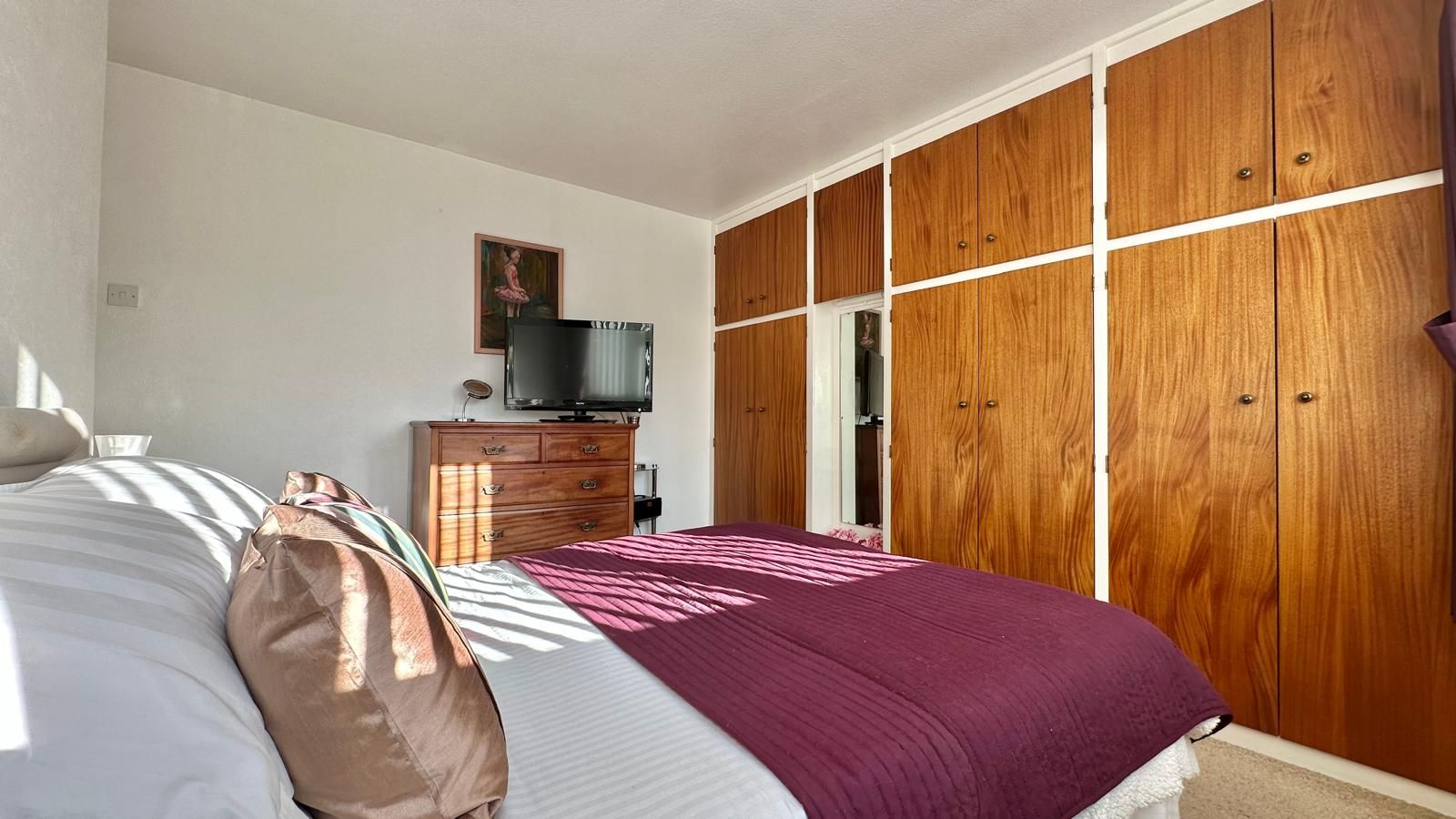 3 bedroom semi-detached house For Sale in Coventry - Photograph 15.