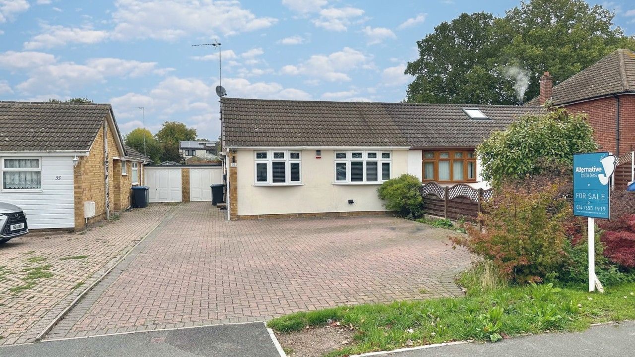 2 bedroom semi-detached bungalow For Sale in Coventry - Photograph 1.