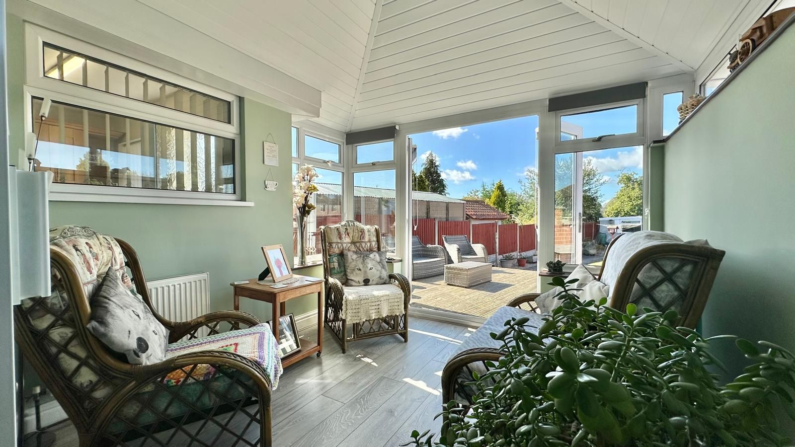 3 bedroom semi-detached house For Sale in Coventry - Photograph 5.