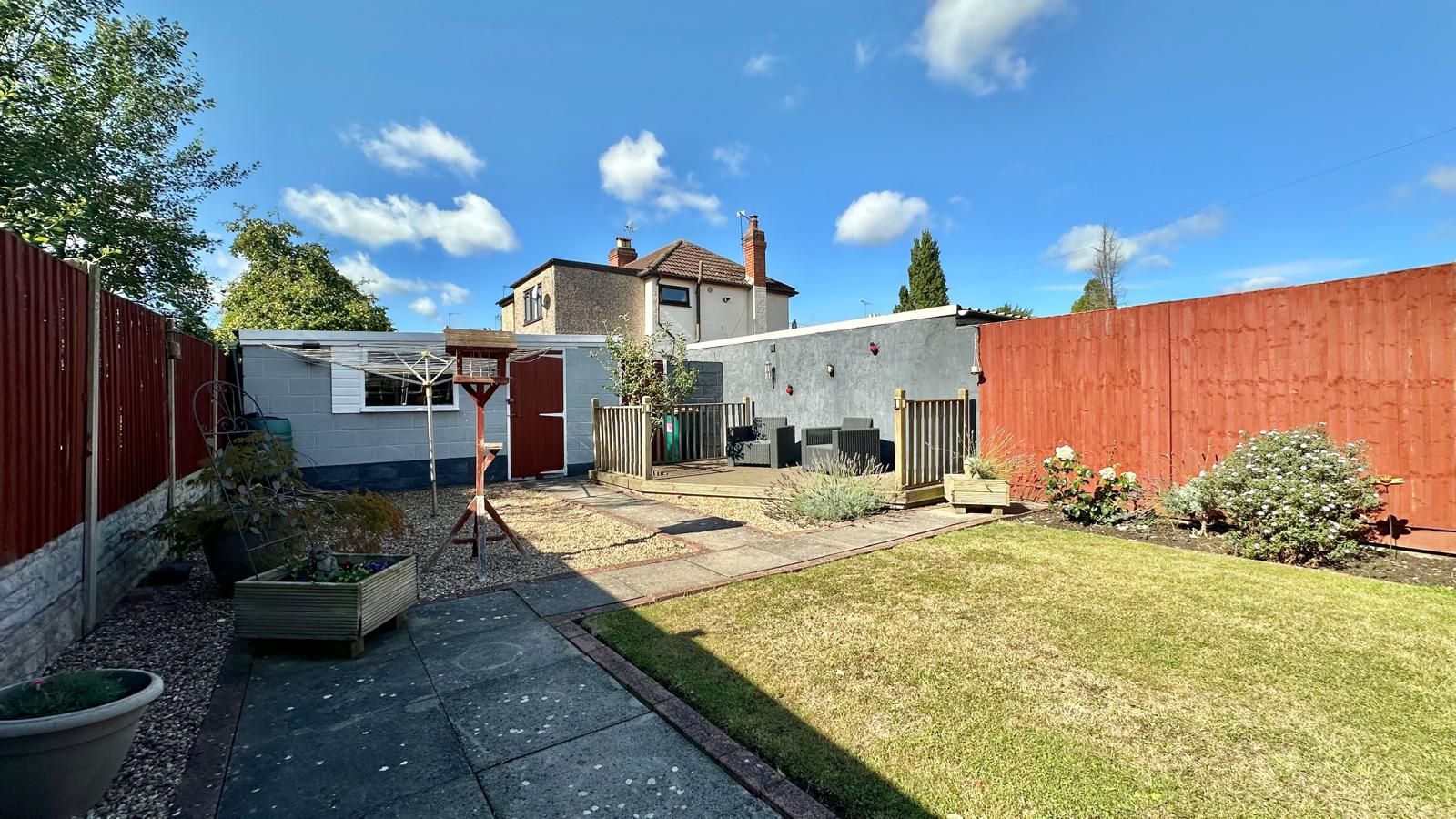 3 bedroom semi-detached house For Sale in Coventry - Photograph 24.
