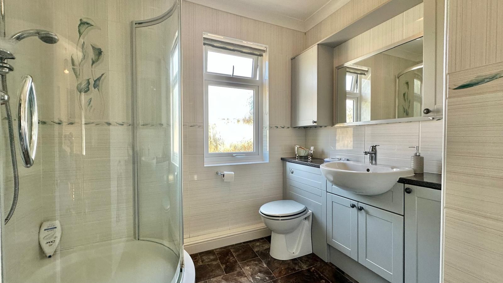 3 bedroom semi-detached house For Sale in Coventry - Photograph 19.