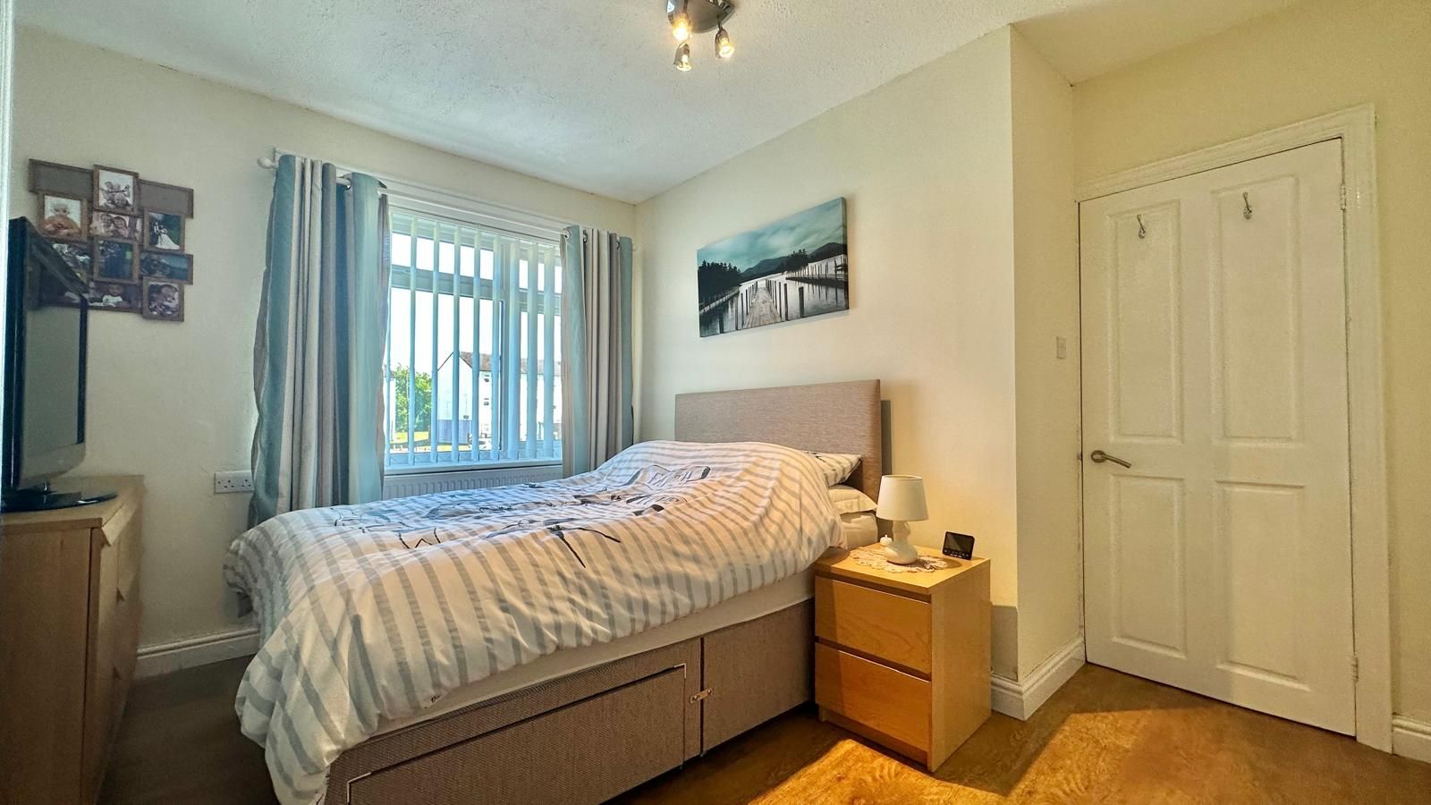 3 bedroom semi-detached house For Sale in Coventry - Photograph 16.