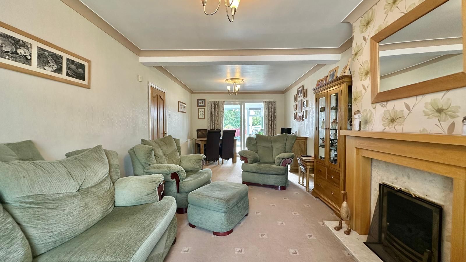 3 bedroom semi-detached house For Sale in Coventry - Photograph 4.