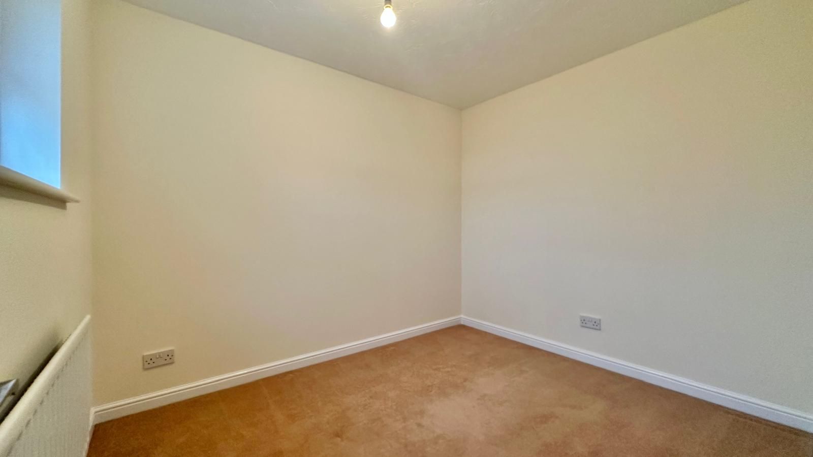 3 bedroom end terraced house For Sale in Coventry - Photograph 17.