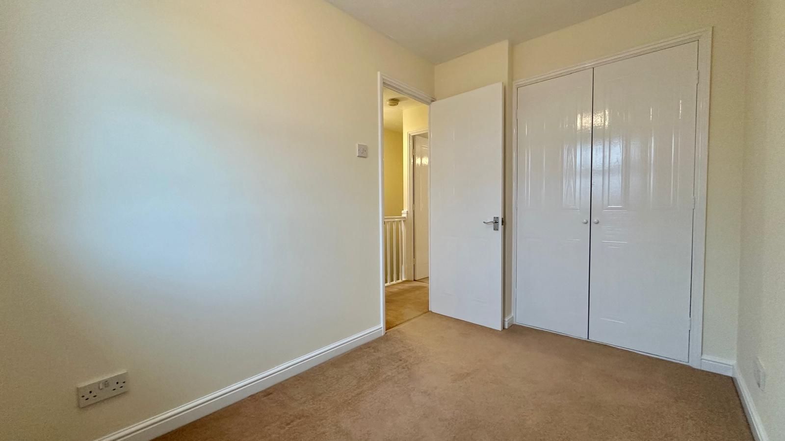 3 bedroom end terraced house For Sale in Coventry - Photograph 20.