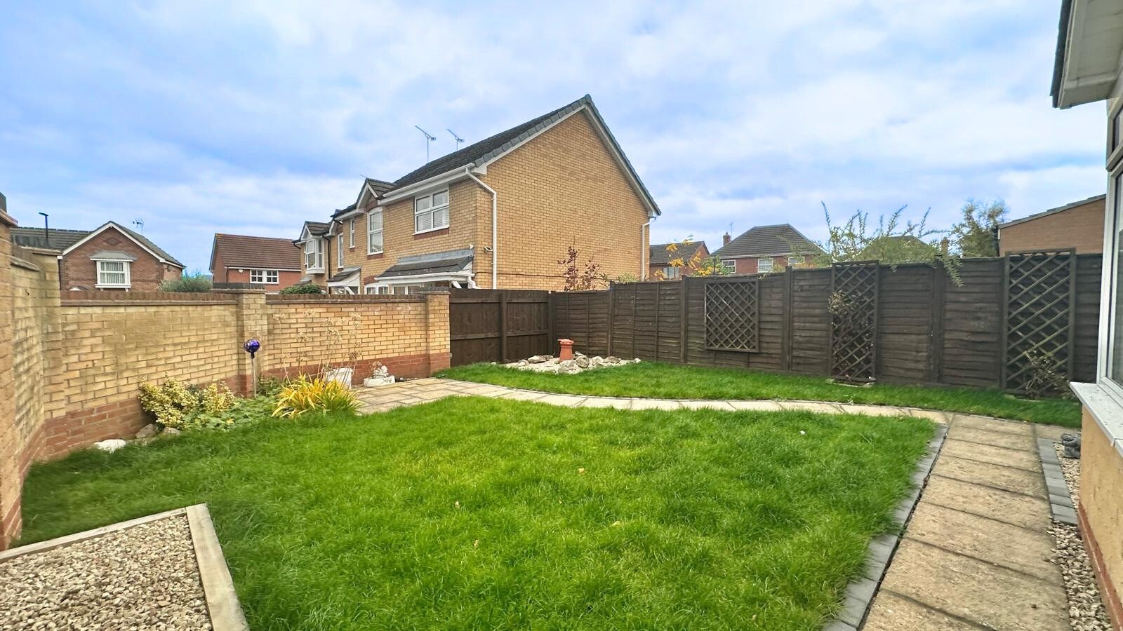 3 bedroom end terraced house For Sale in Coventry - Photograph 23.
