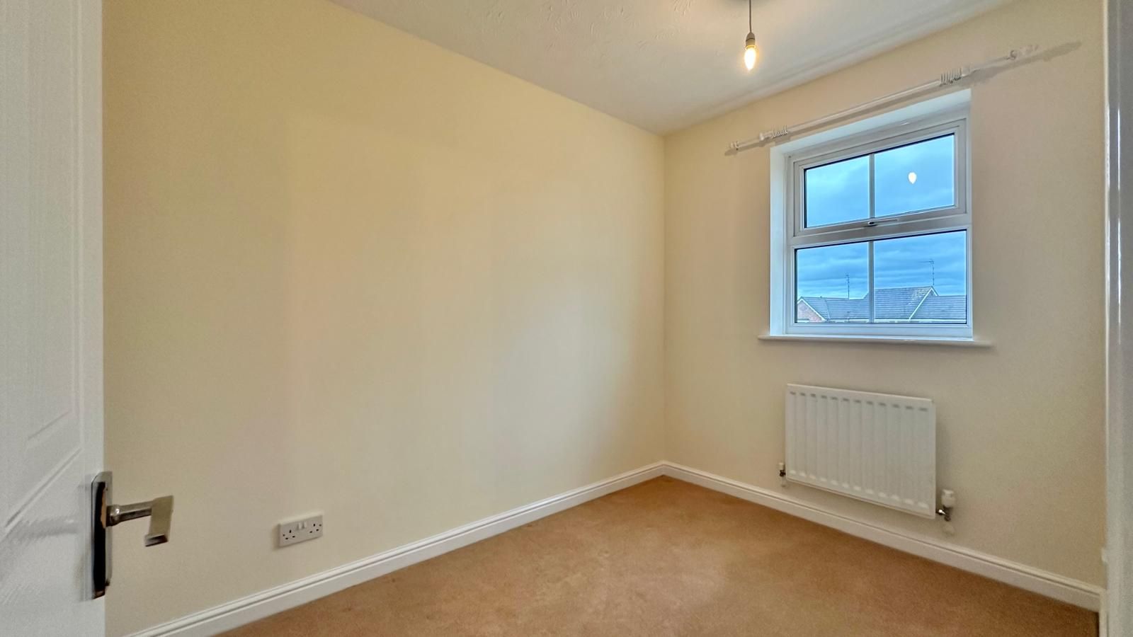 3 bedroom end terraced house For Sale in Coventry - Photograph 21.