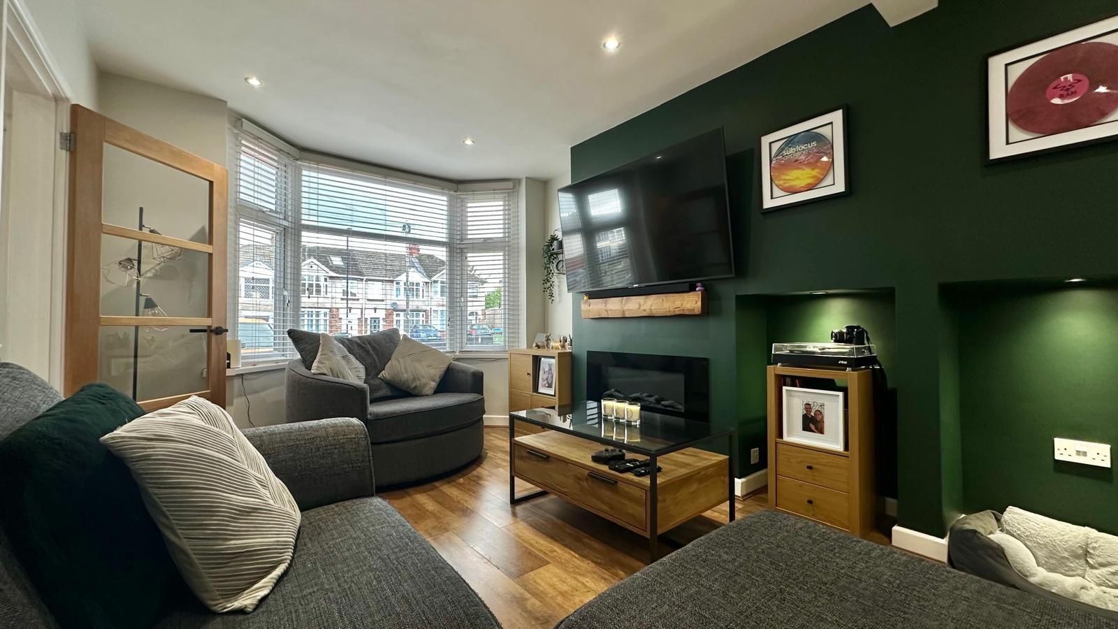 3 bedroom end terraced house For Sale in Coventry - Photograph 5.