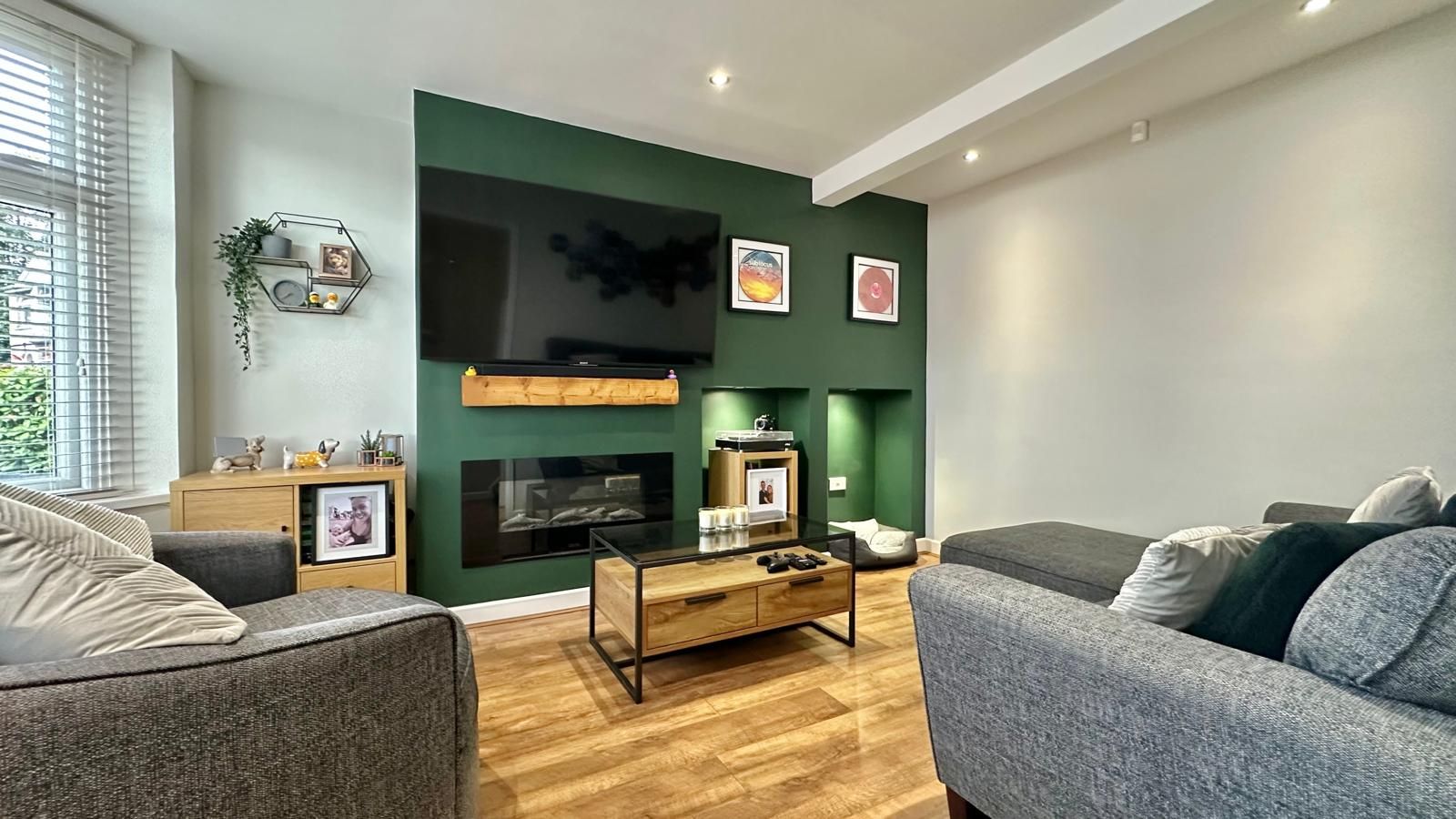 3 bedroom end terraced house For Sale in Coventry - Property photograph.
