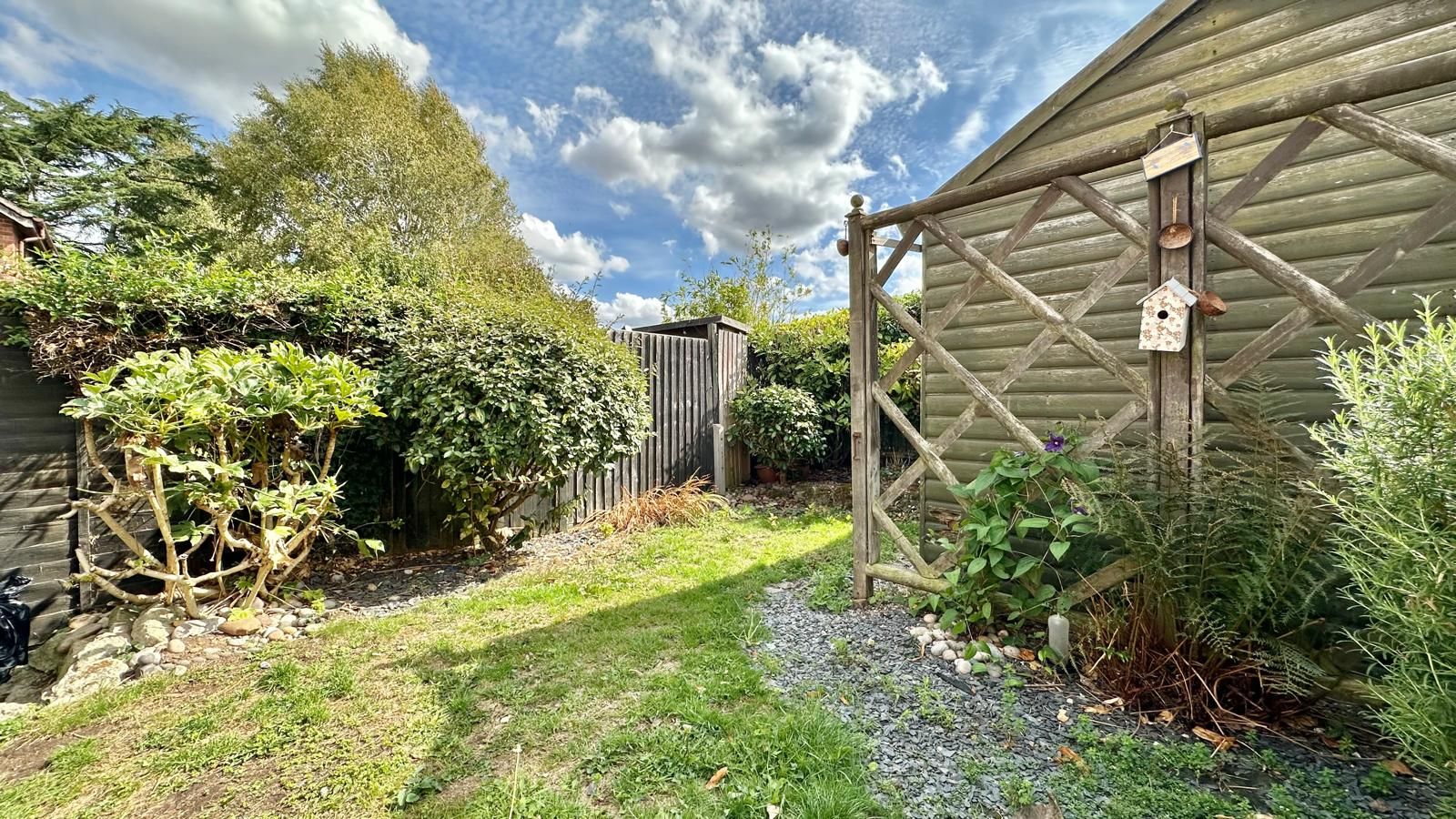 2 bedroom semi-detached house For Sale in Coventry - Photograph 16.