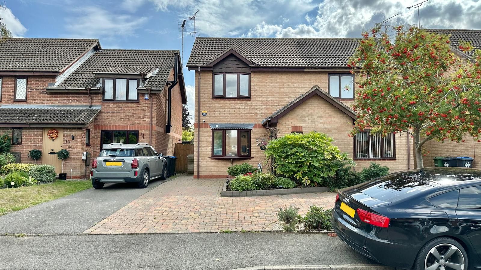 2 bedroom semi-detached house For Sale in Coventry - Photograph 1.