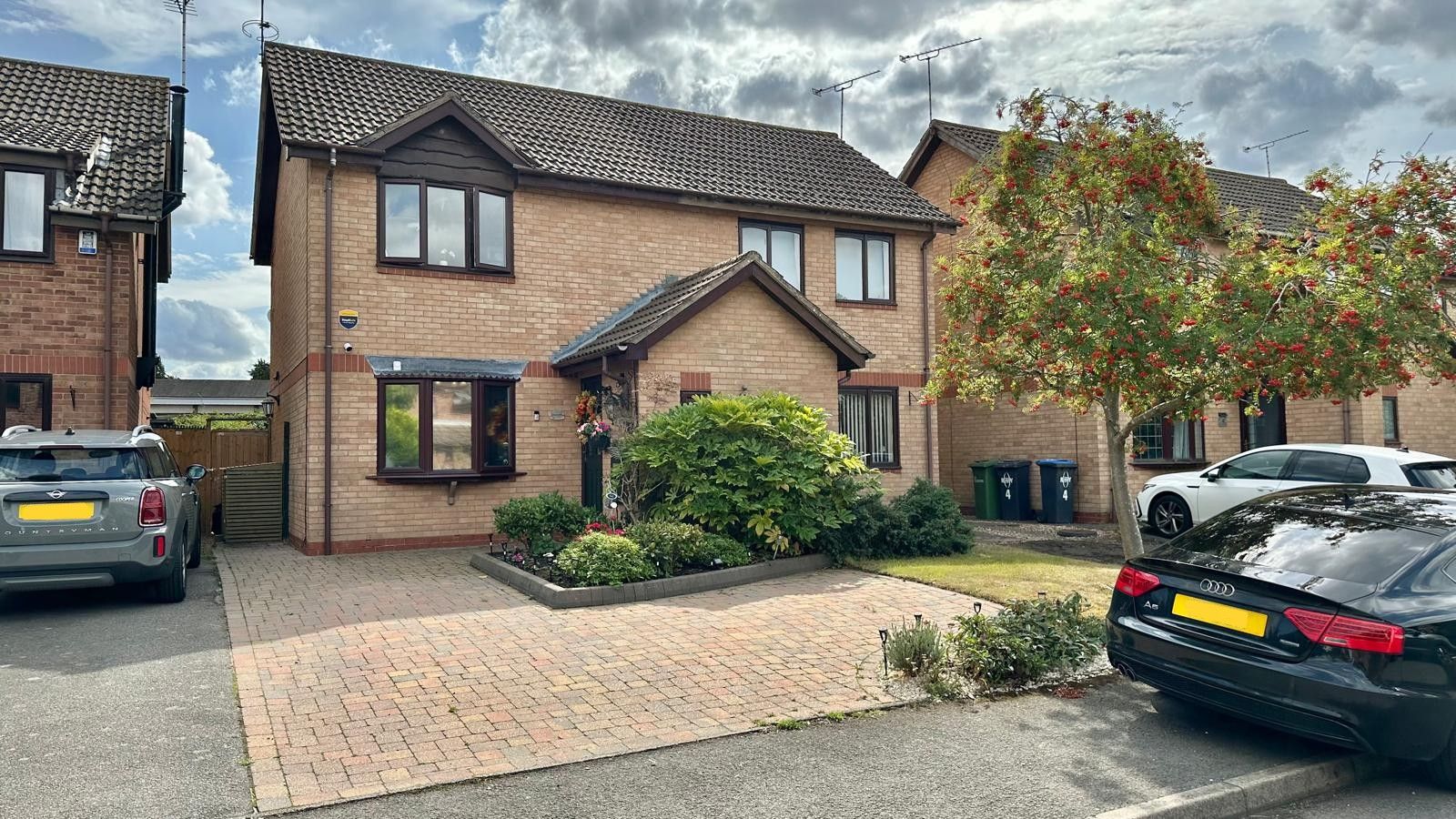2 bedroom semi-detached house For Sale in Coventry - Photograph 20.