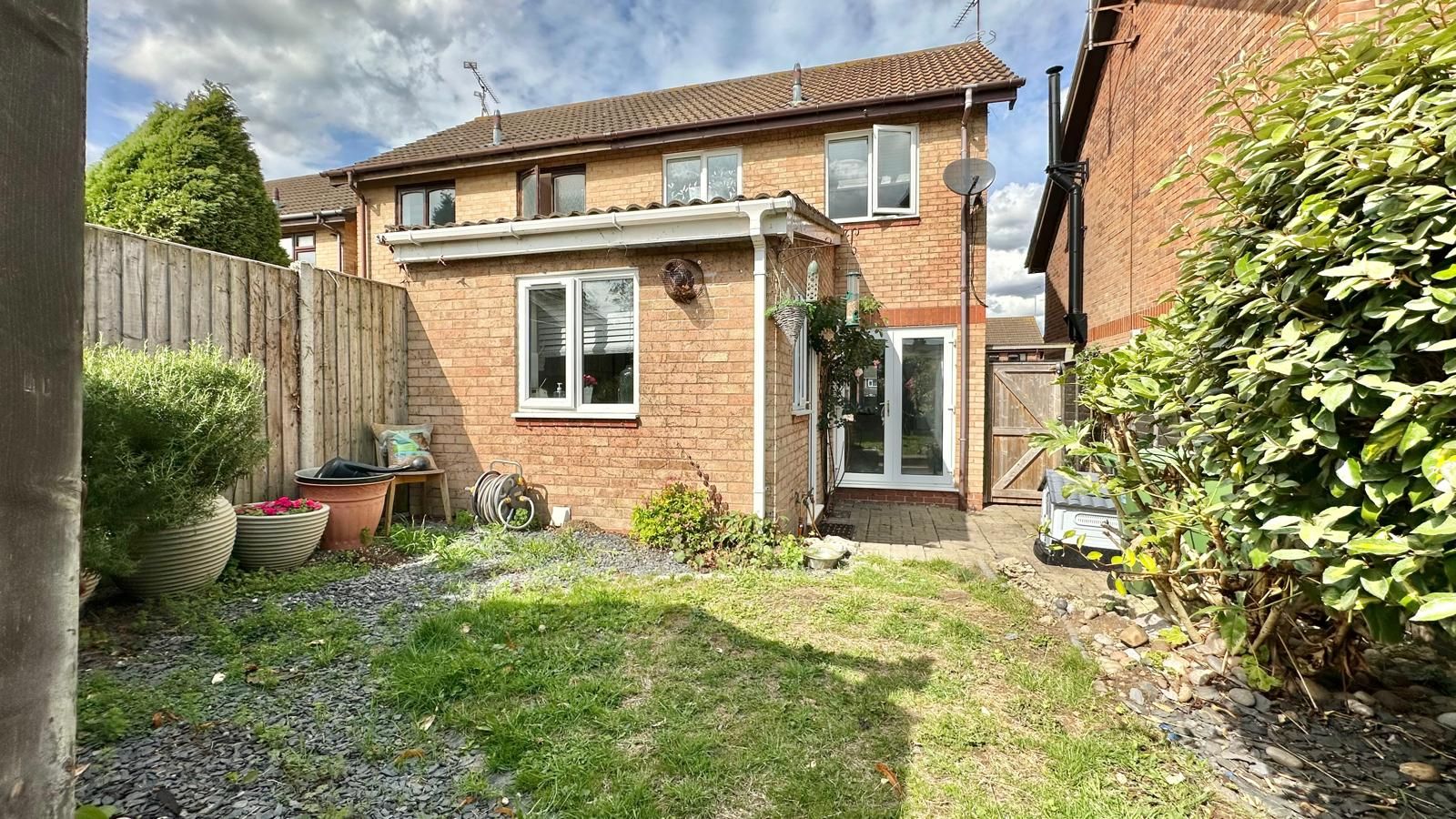 2 bedroom semi-detached house For Sale in Coventry - Photograph 18.