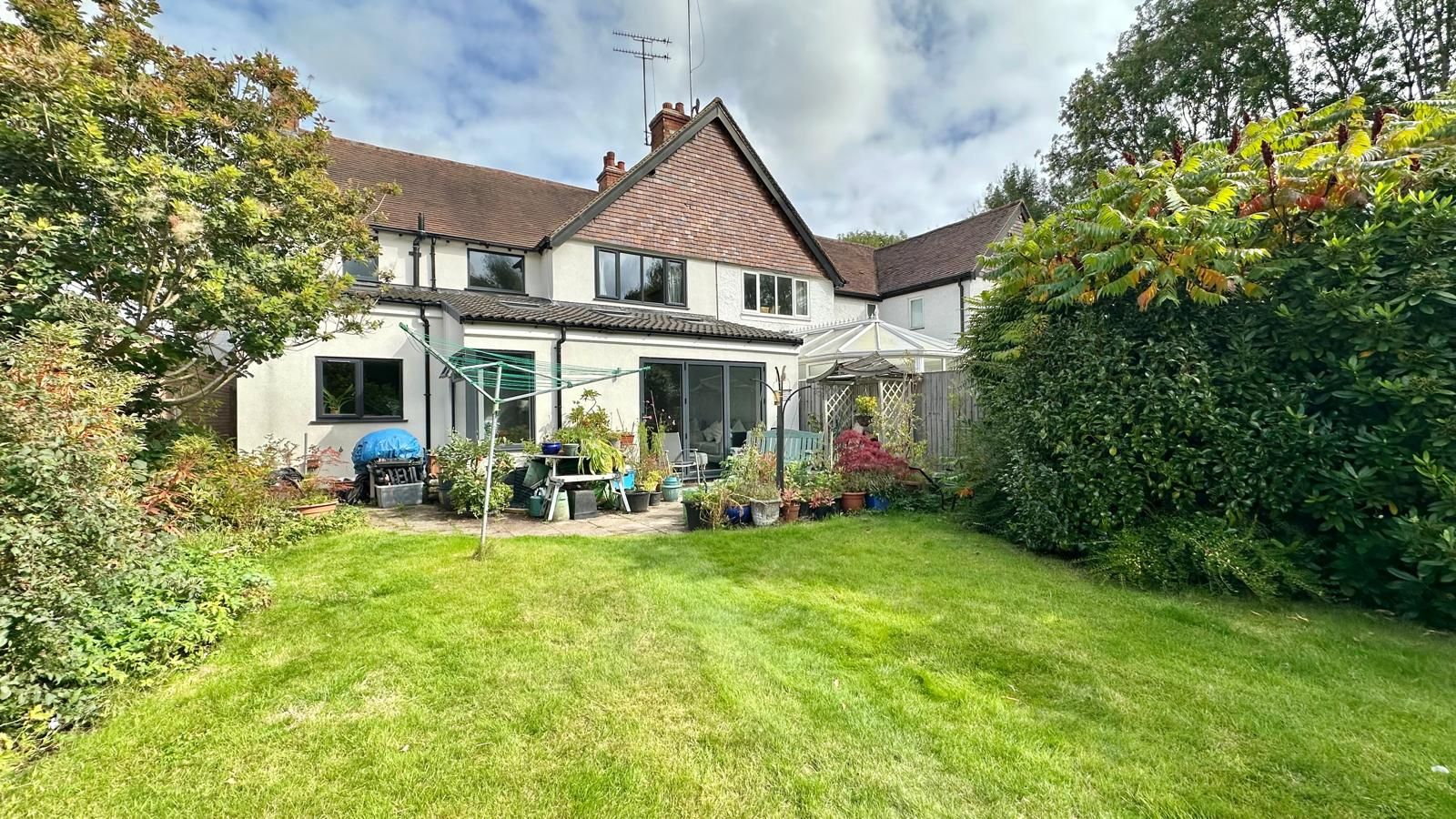 4 bedroom semi-detached house For Sale in Coventry - Photograph 30.