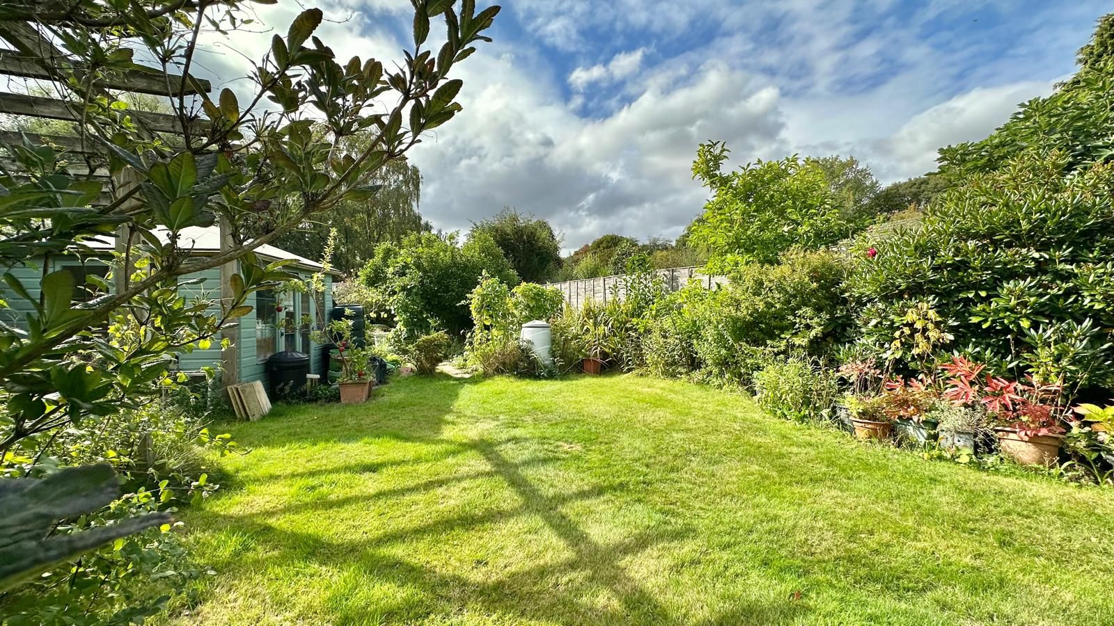 4 bedroom semi-detached house For Sale in Coventry - Photograph 27.