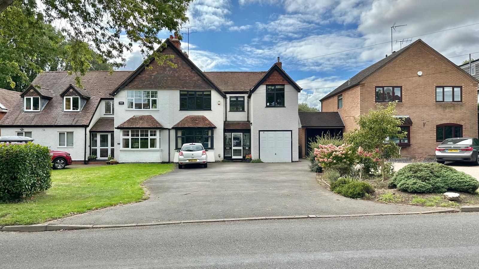 4 bedroom semi-detached house For Sale in Coventry - Photograph 32.