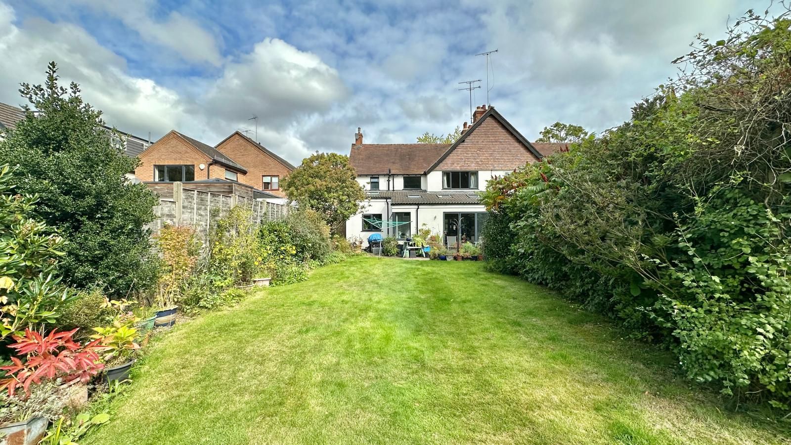 4 bedroom semi-detached house For Sale in Coventry - Photograph 29.