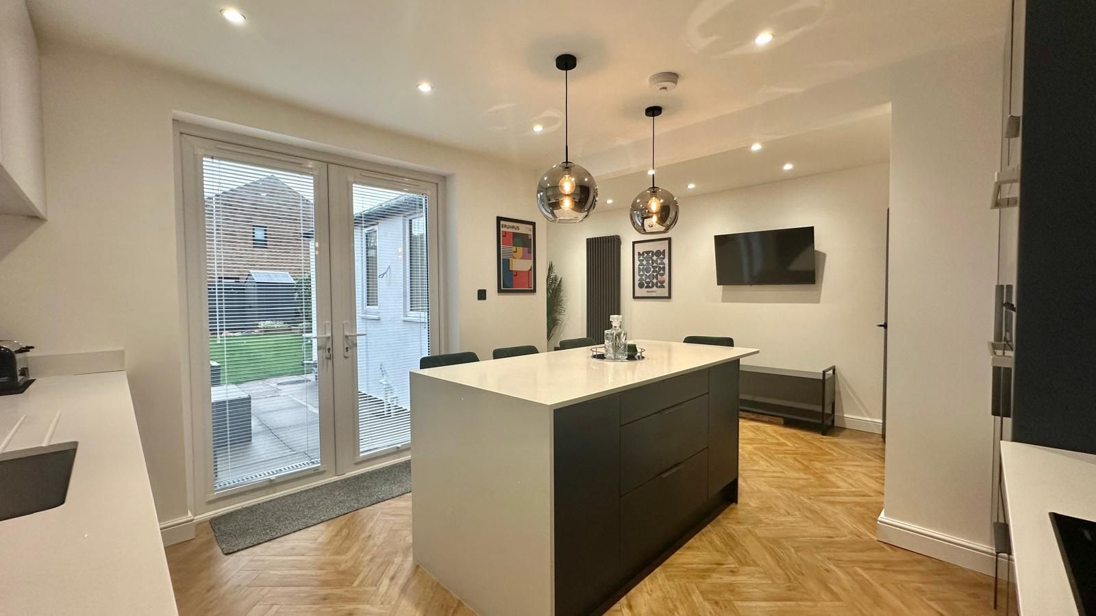 3 bedroom mid terraced house For Sale in Coventry - Photograph 4.