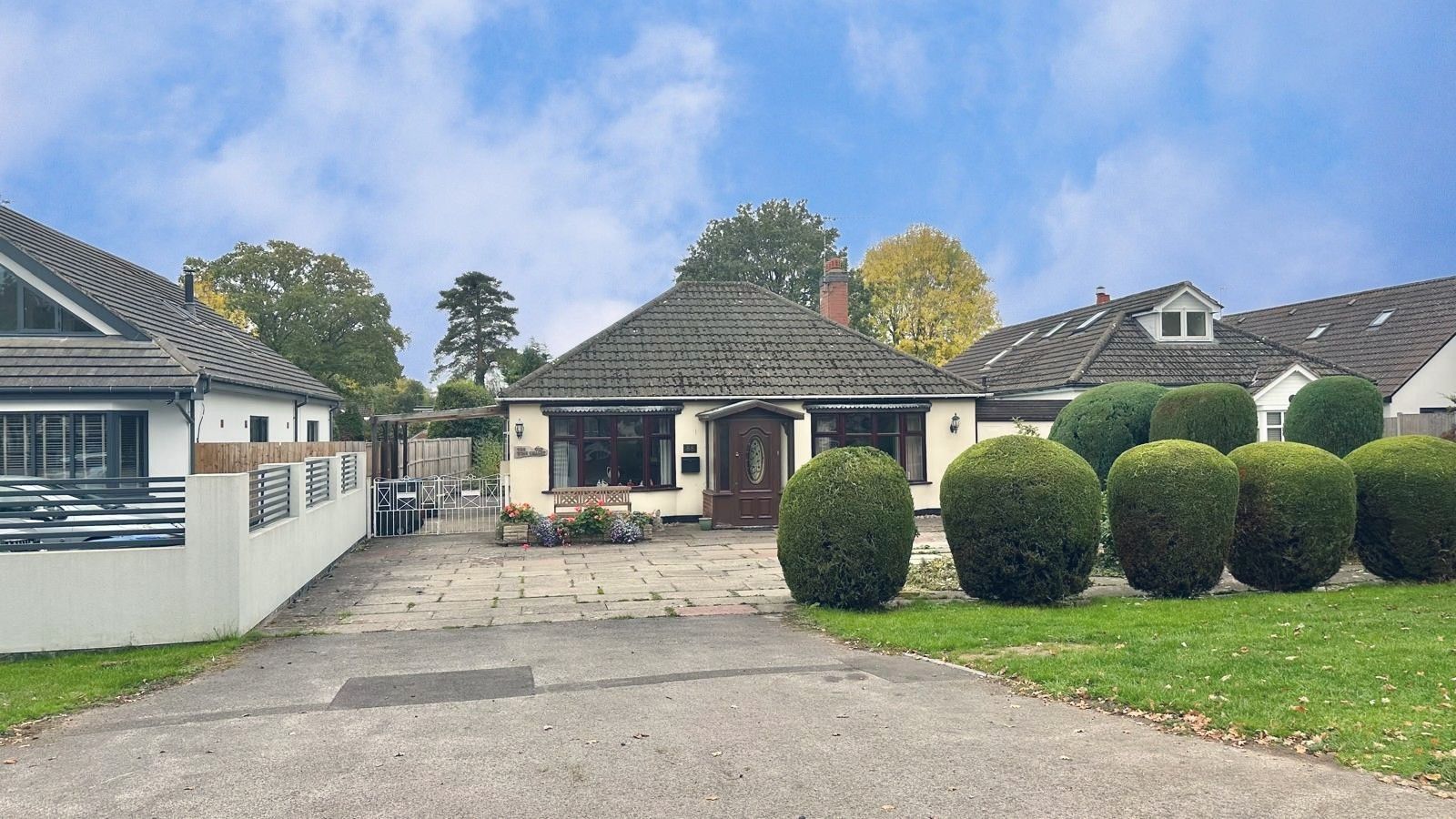 3 bedroom detached bungalow For Sale in Coventry - Photograph 11.