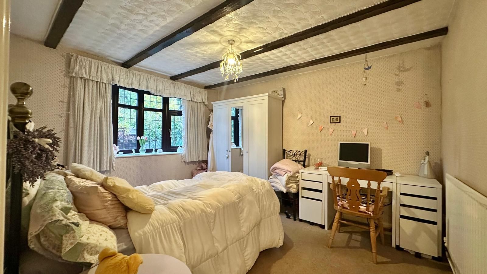 3 bedroom detached bungalow For Sale in Coventry - Photograph 10.