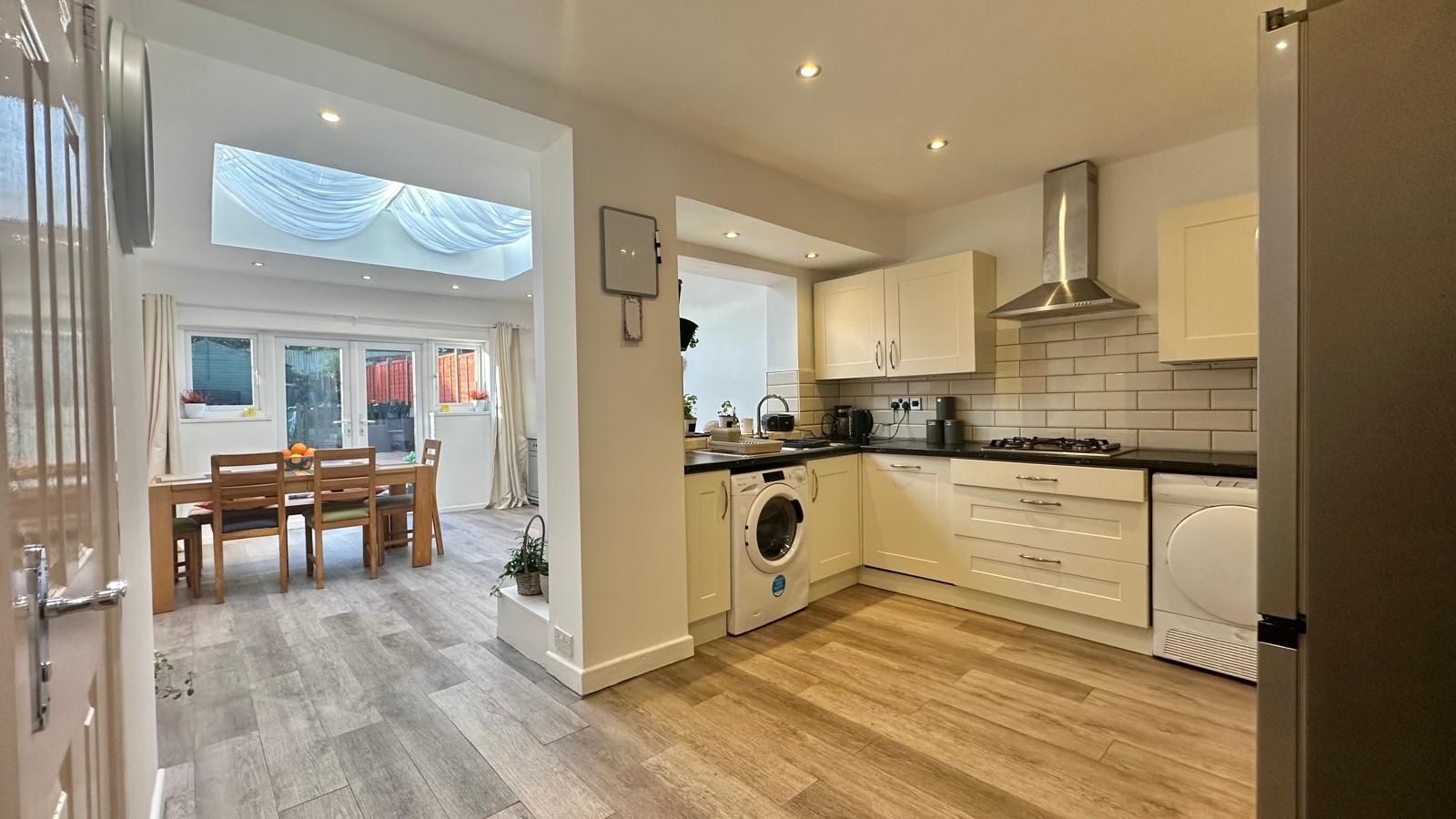 3 bedroom mid terraced house For Sale in Coventry - Photograph 4.