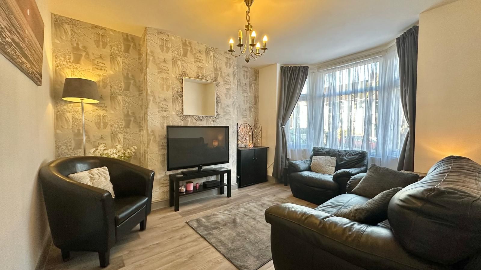 3 bedroom mid terraced house For Sale in Coventry - Photograph 9.