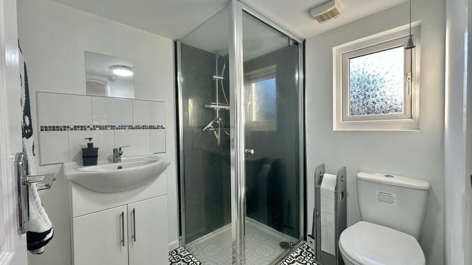 3 bedroom mid terraced house For Sale in Coventry - Photograph 21.