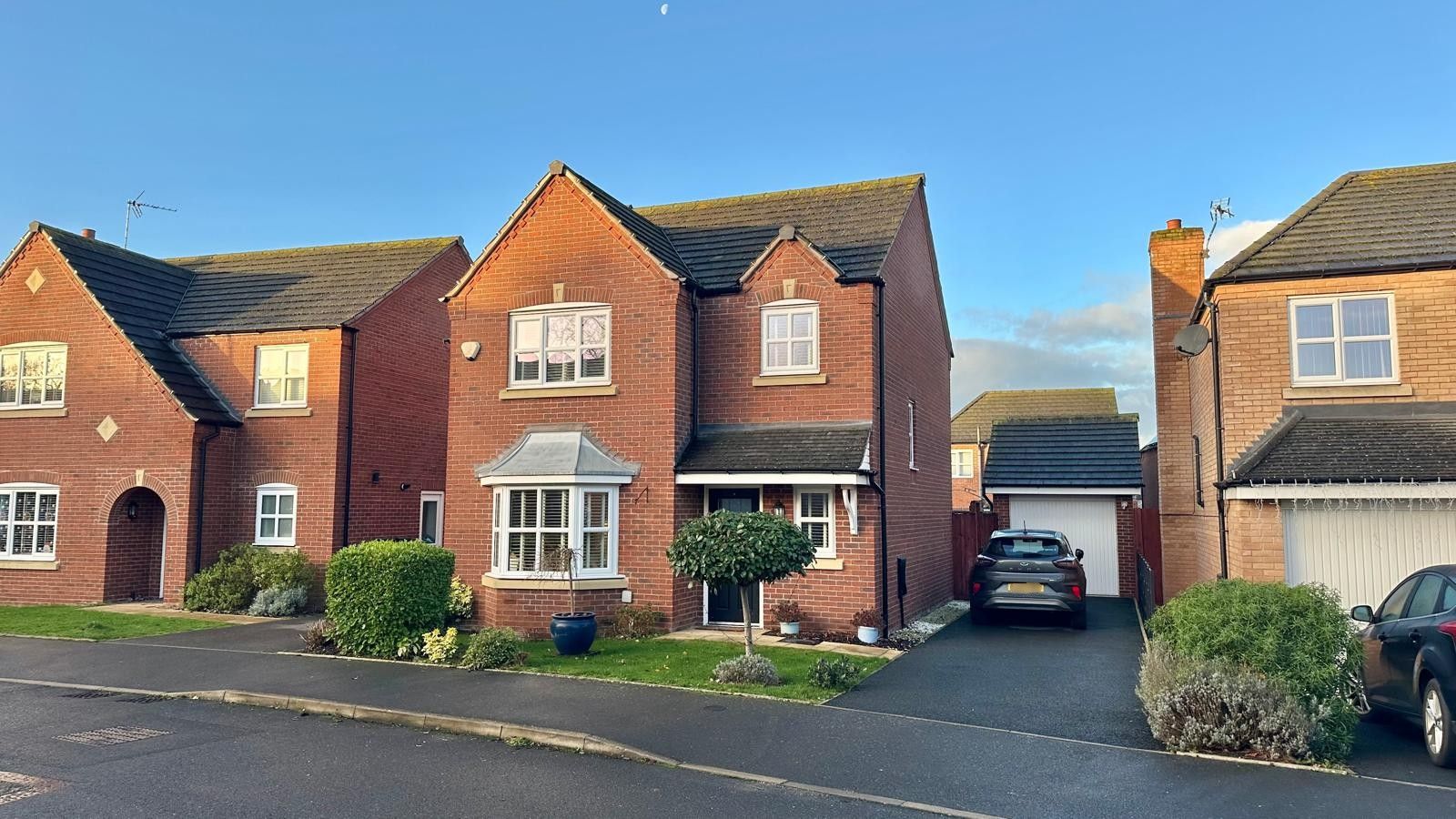 3 bedroom detached house For Sale in Coventry - Photograph 1.