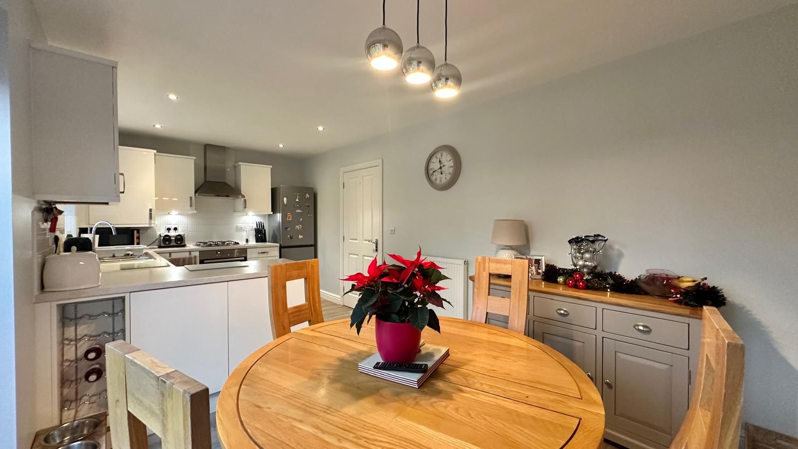 3 bedroom detached house For Sale in Coventry - Photograph 6.