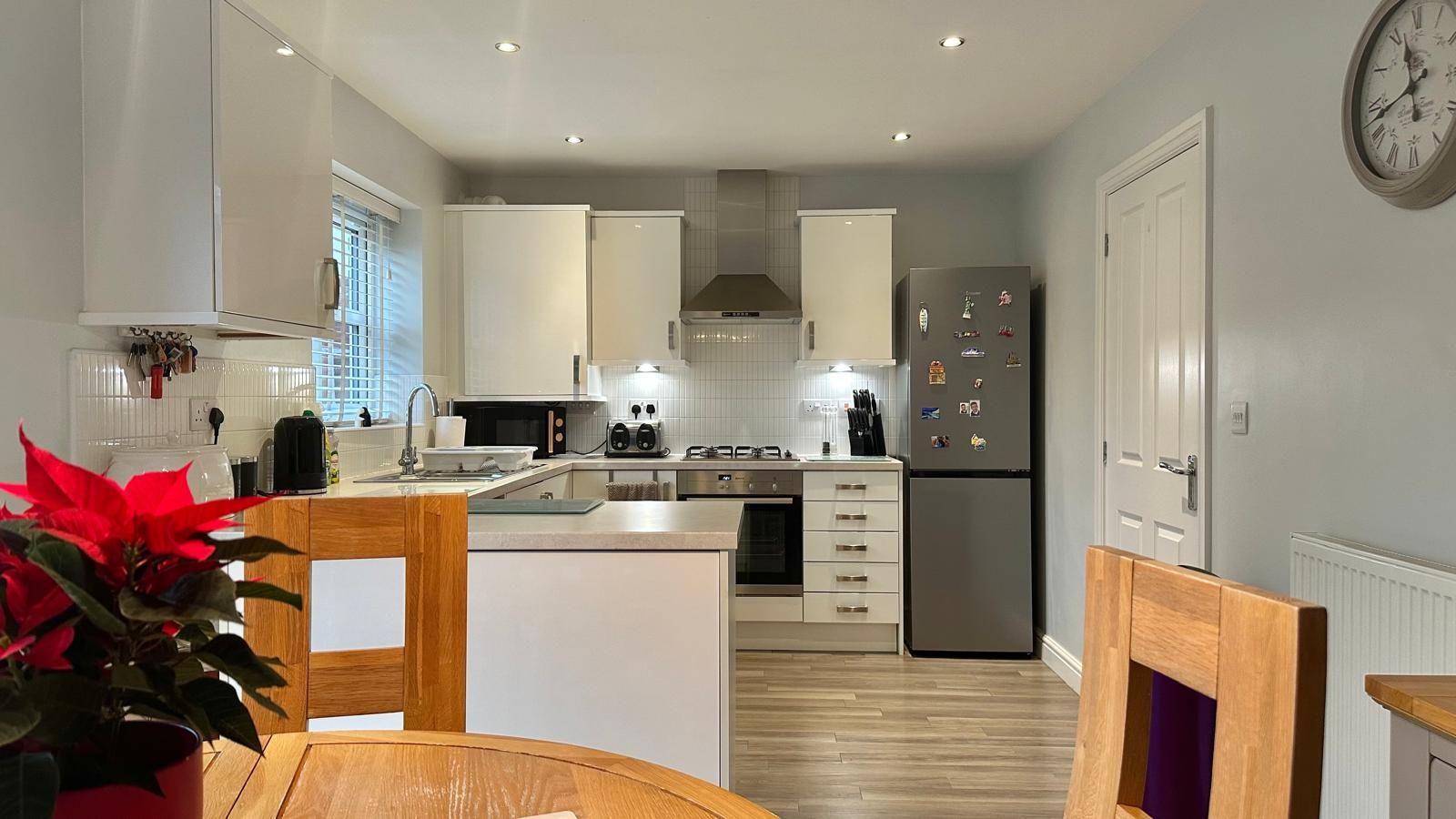 3 bedroom detached house For Sale in Coventry - Photograph 2.