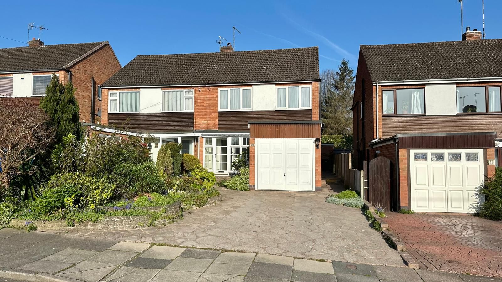 3 bedroom semi-detached house For Sale in Coventry - Photograph 1.