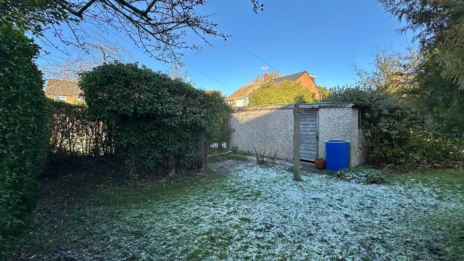 3 bedroom semi-detached house For Sale in Coventry - Photograph 20.